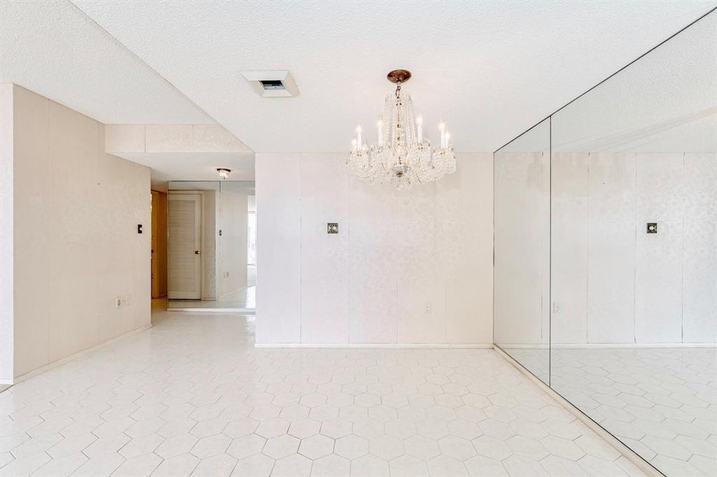 Del Prado - Residential
