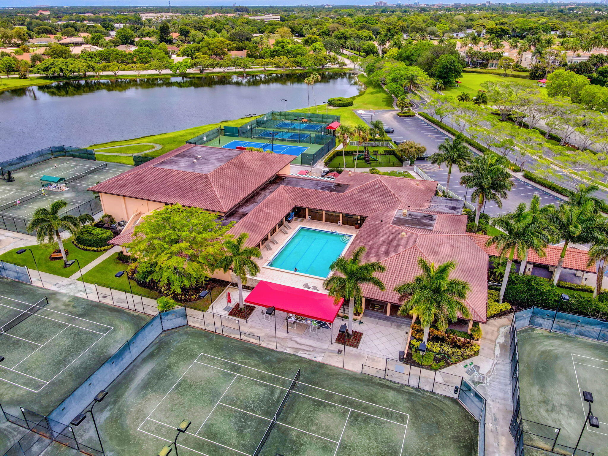 PGA RESORT COMMUNITY OF PRESTON - Residential