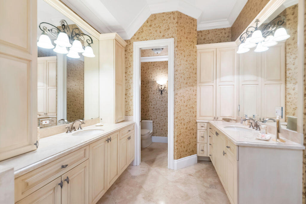 PGA RESORT COMMUNITY OF PRESTON - Residential