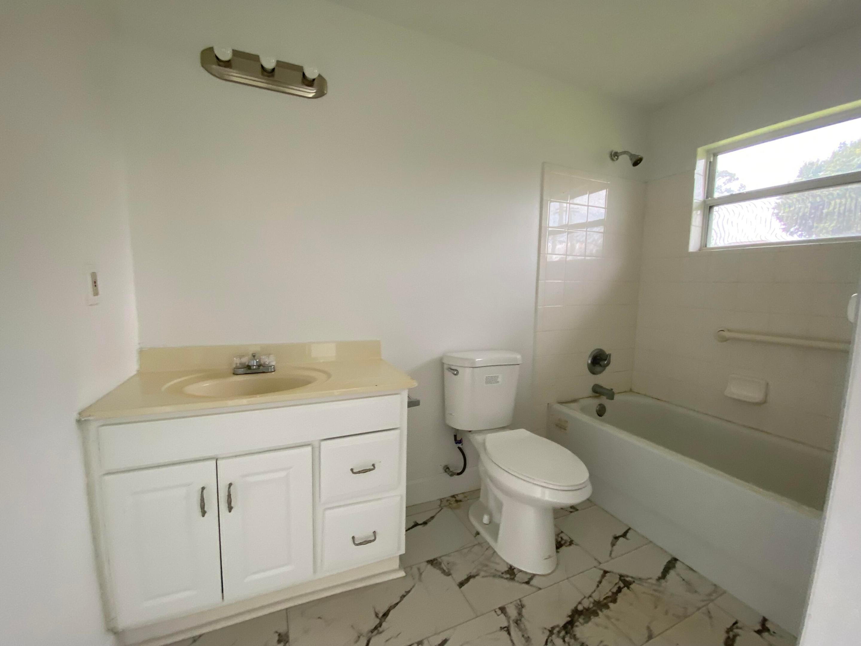 SUNLAND GARDENS - Residential