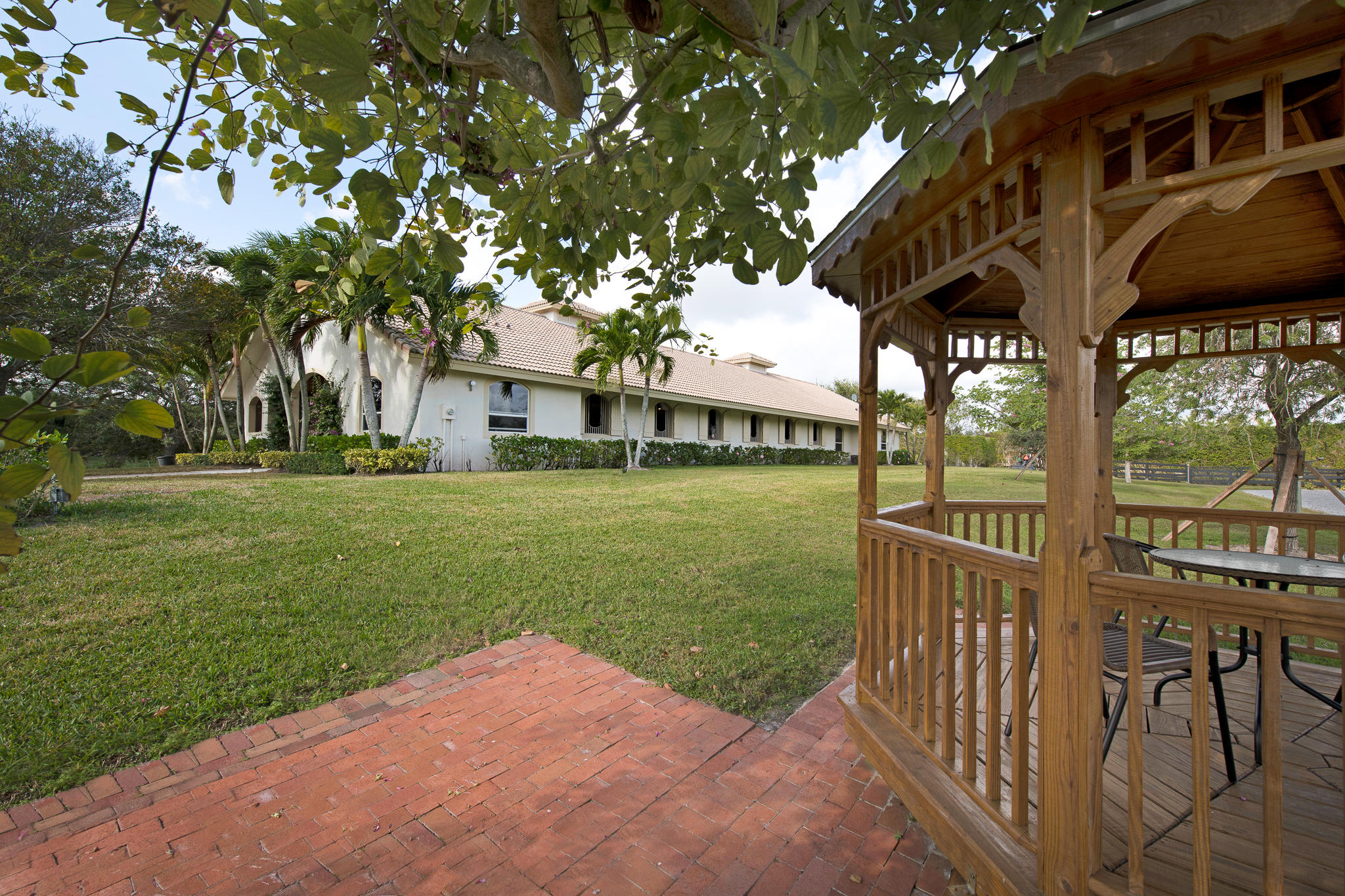 PALM BEACH POINT EAST - Residential