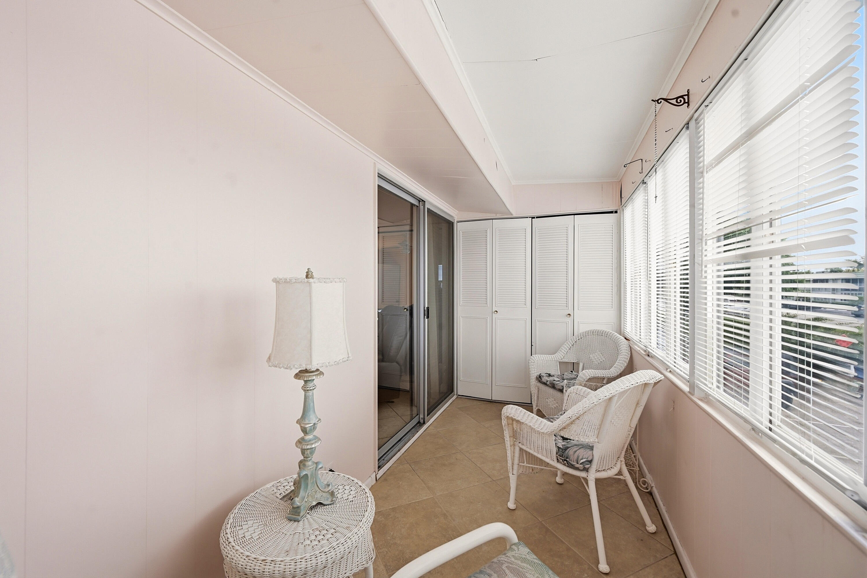 KINGS POINT SAXONY CONDOS - Residential