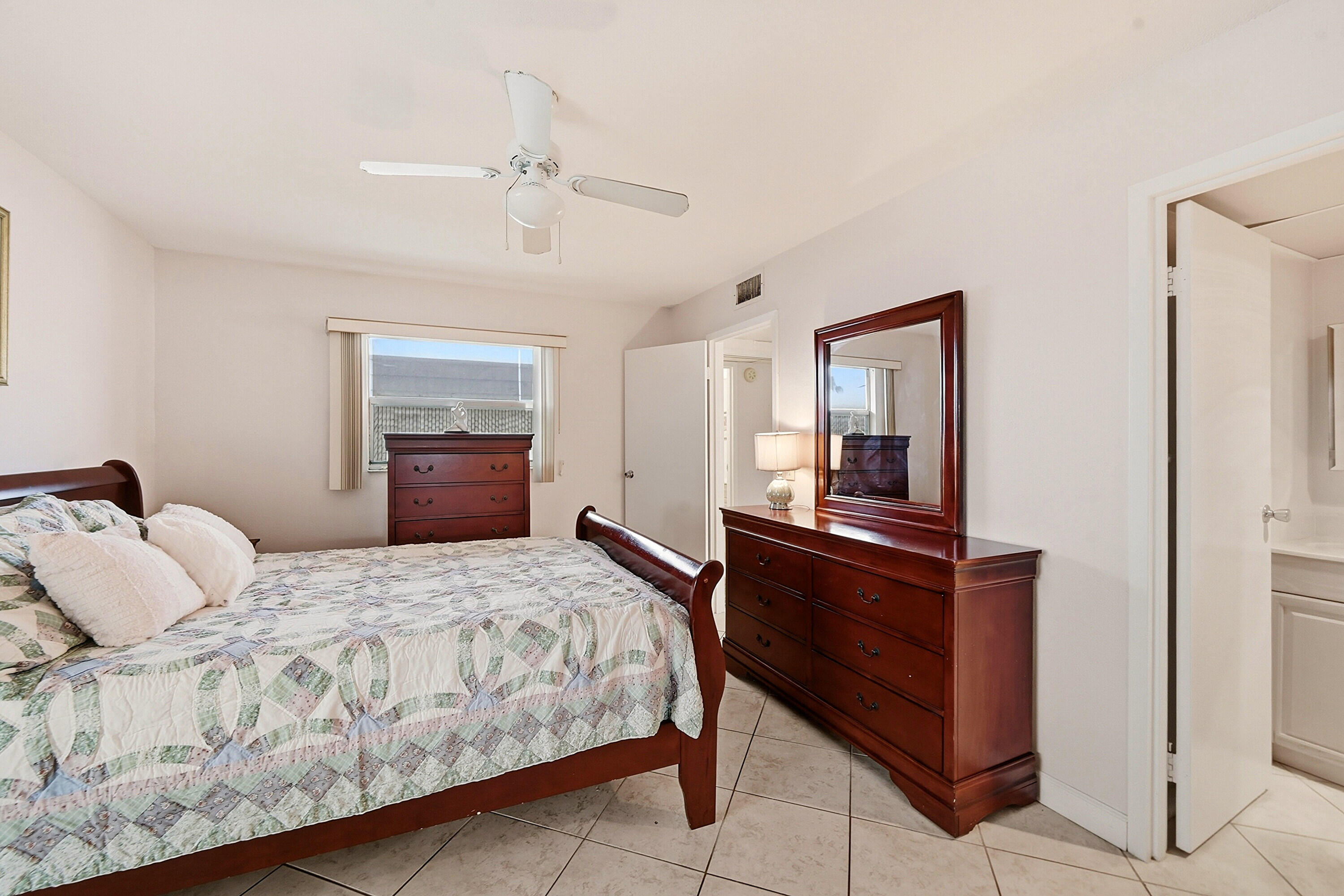 KINGS POINT SAXONY CONDOS - Residential