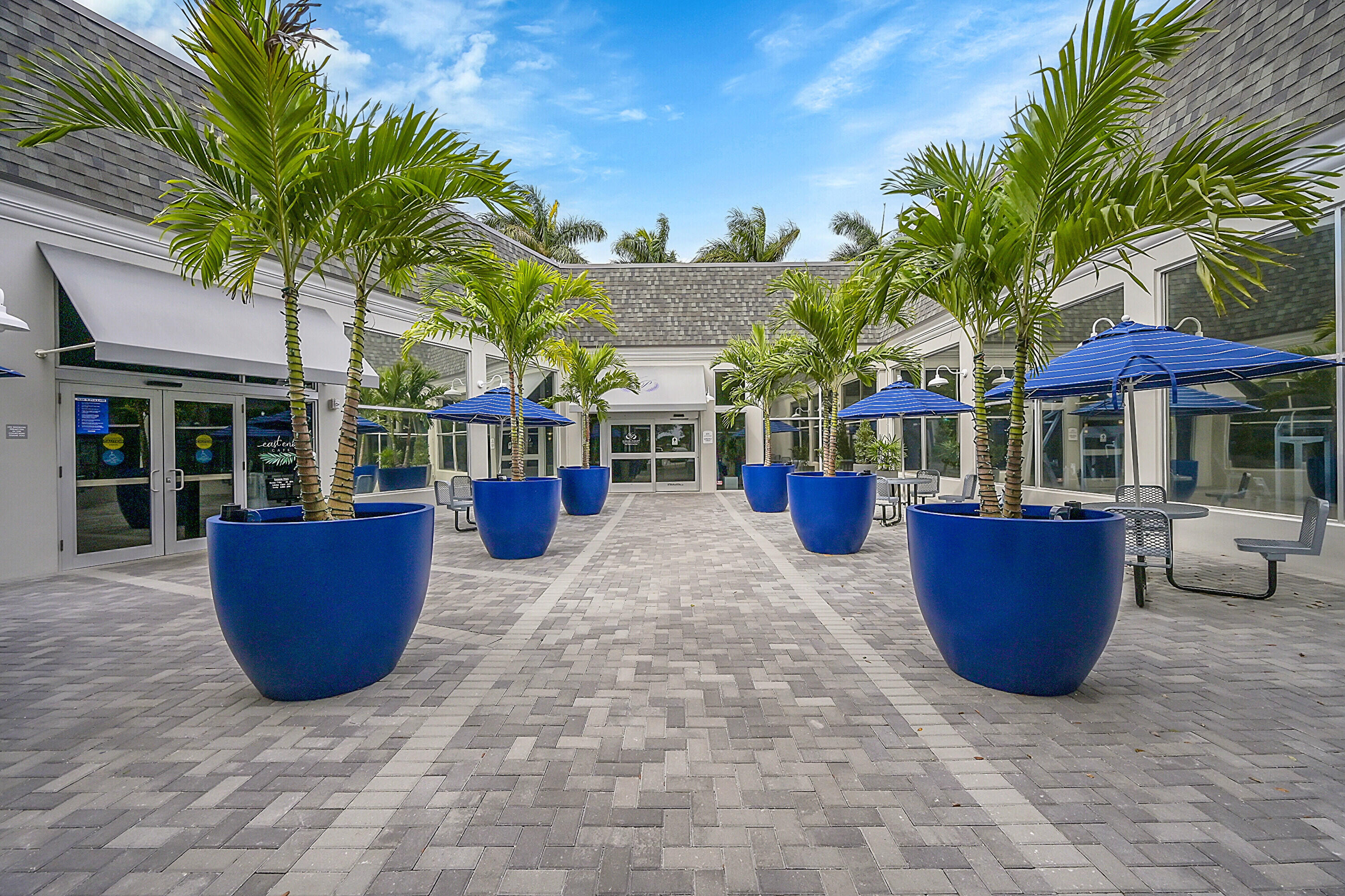 KINGS POINT SAXONY CONDOS - Residential