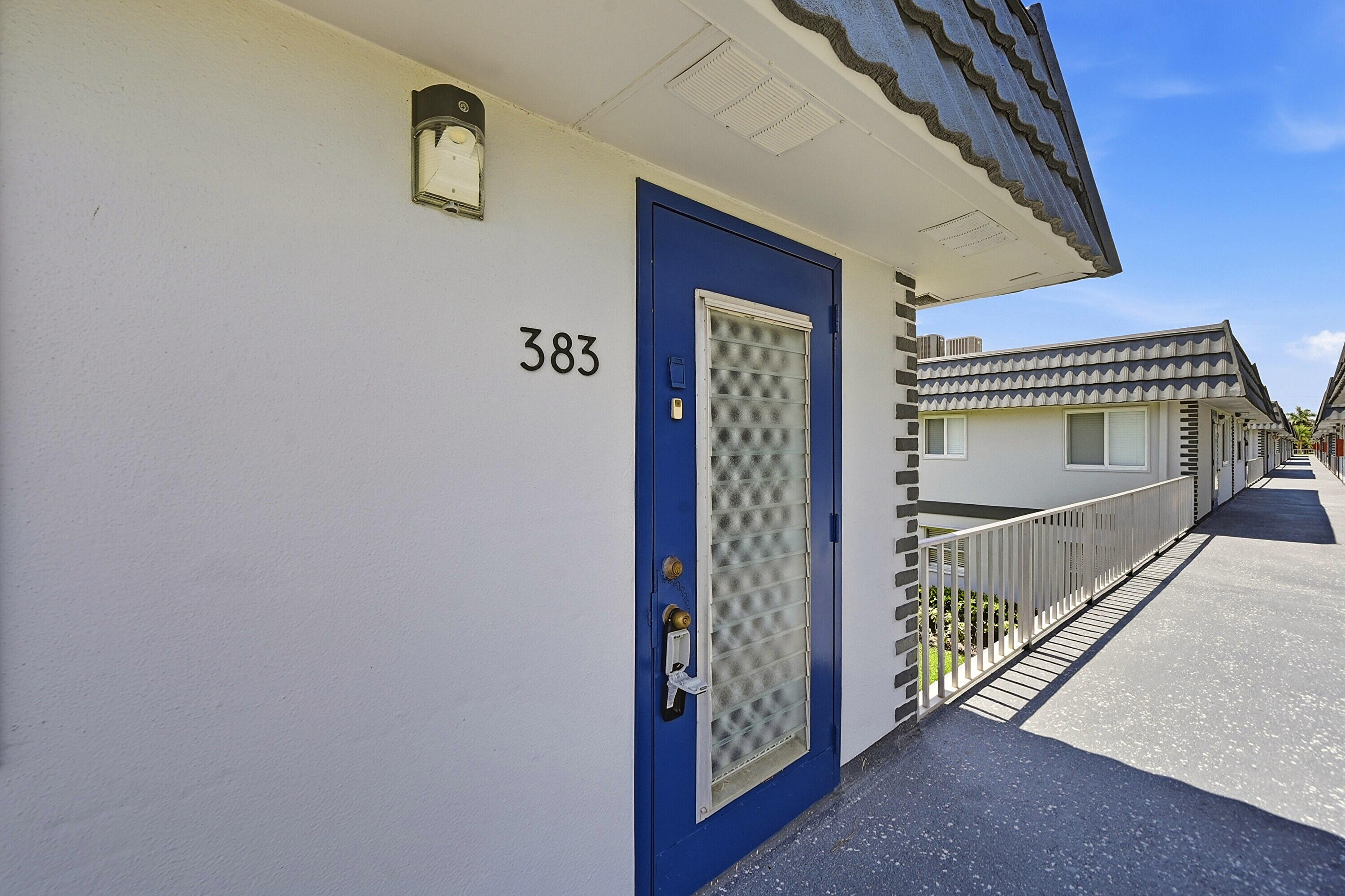 KINGS POINT SAXONY CONDOS - Residential