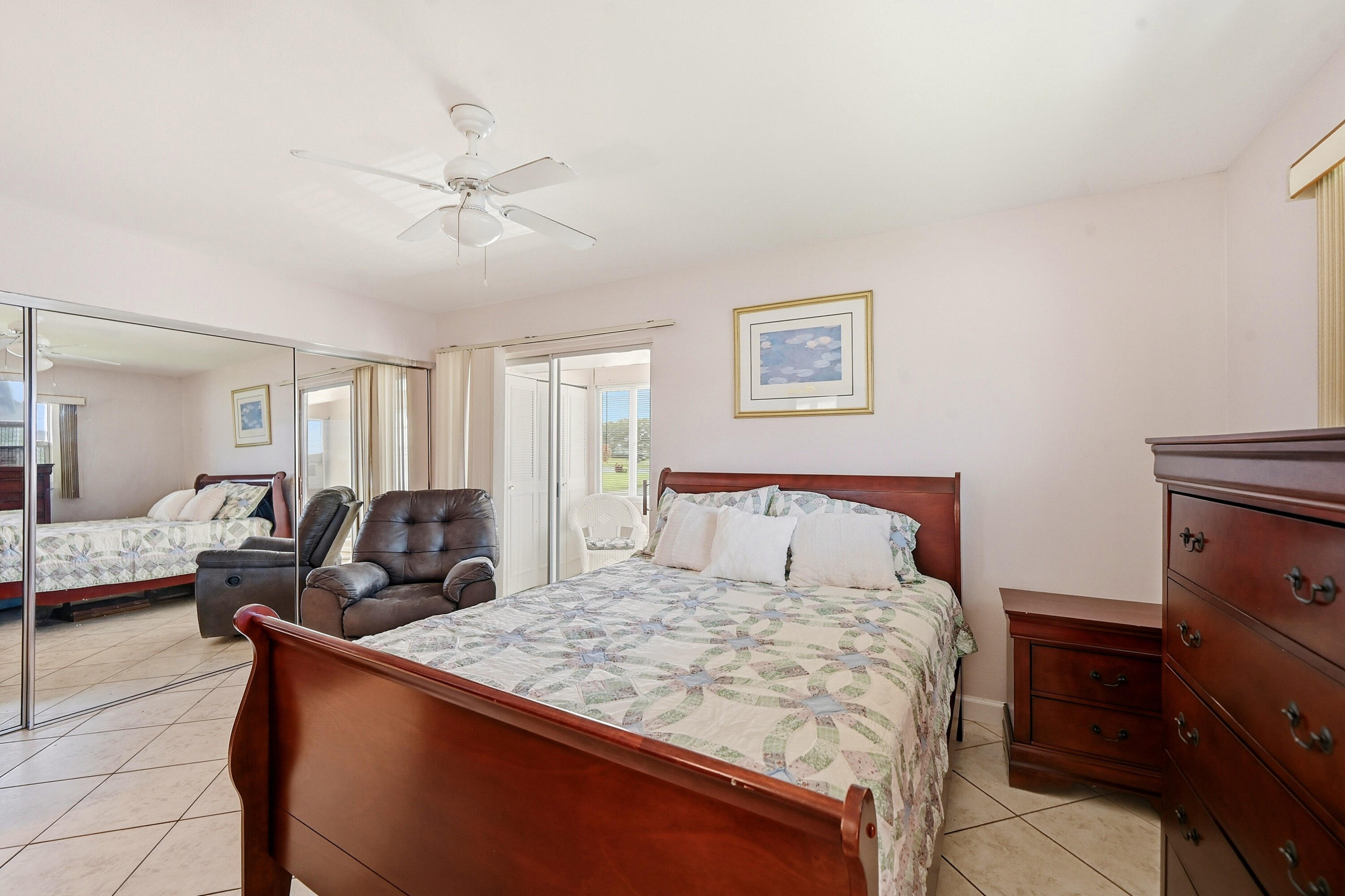KINGS POINT SAXONY CONDOS - Residential