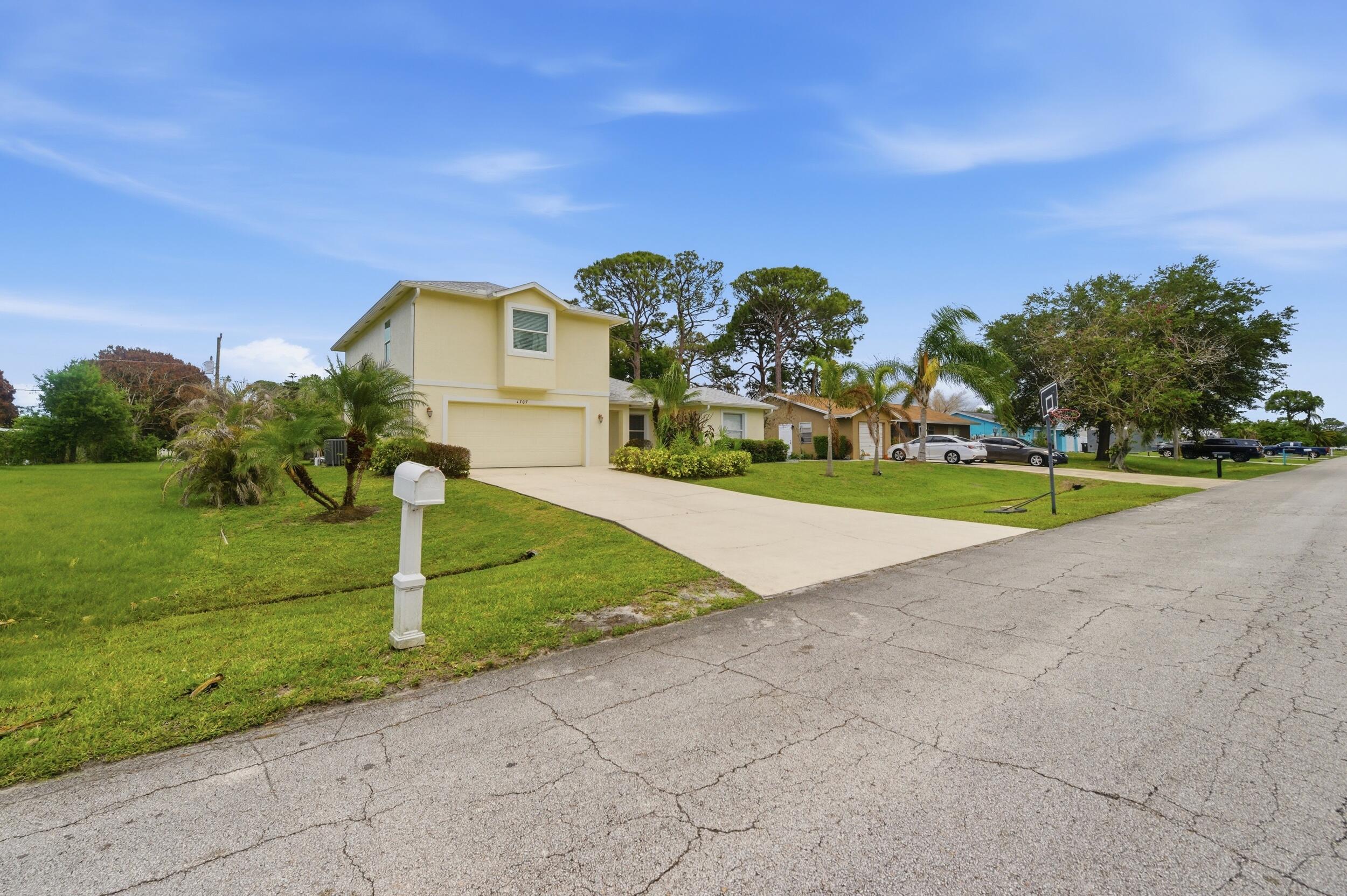 PORT ST LUCIE SECTION 13 - Residential