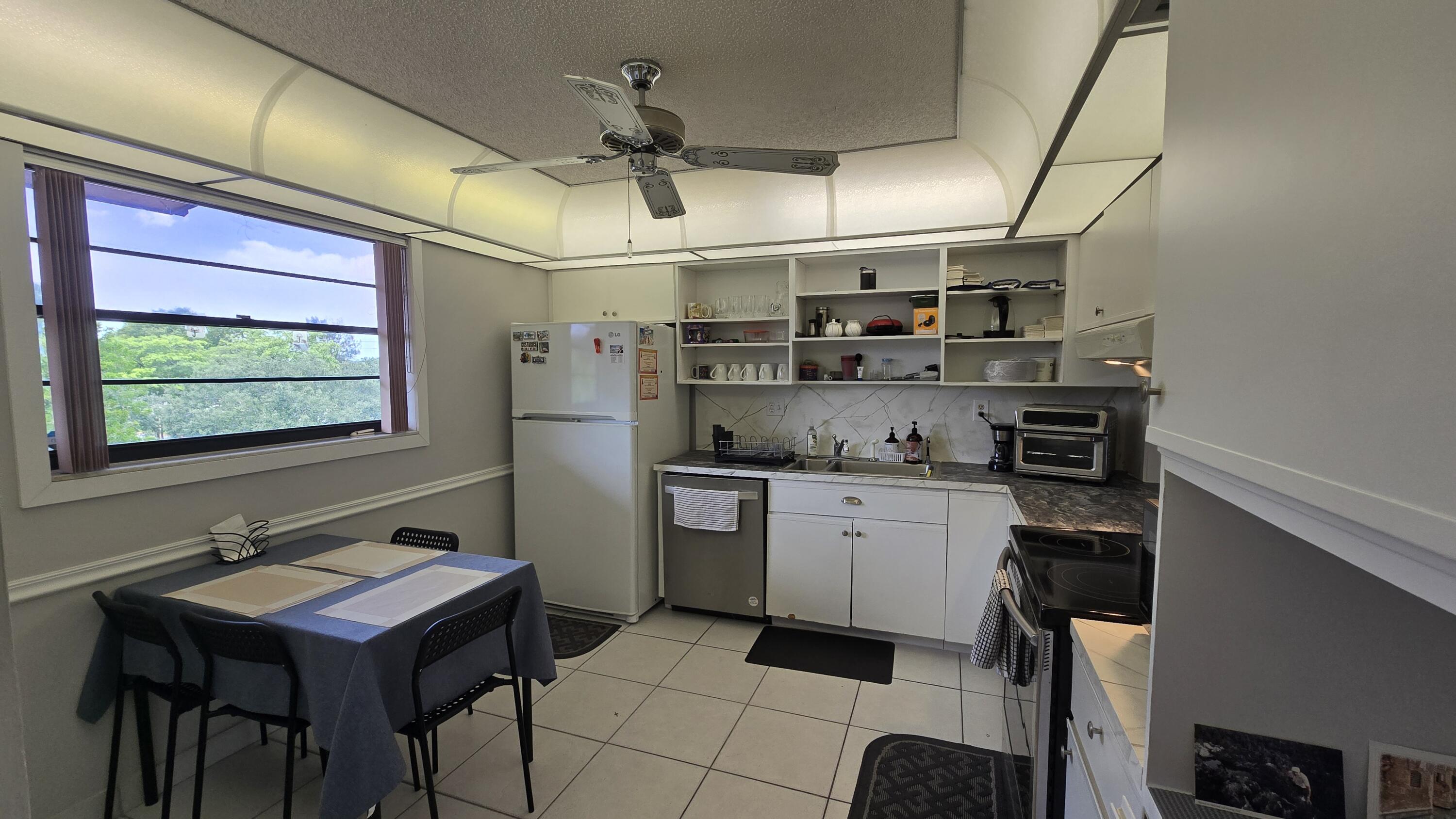 LAKES OF CARRIAGE HILLS - Residential