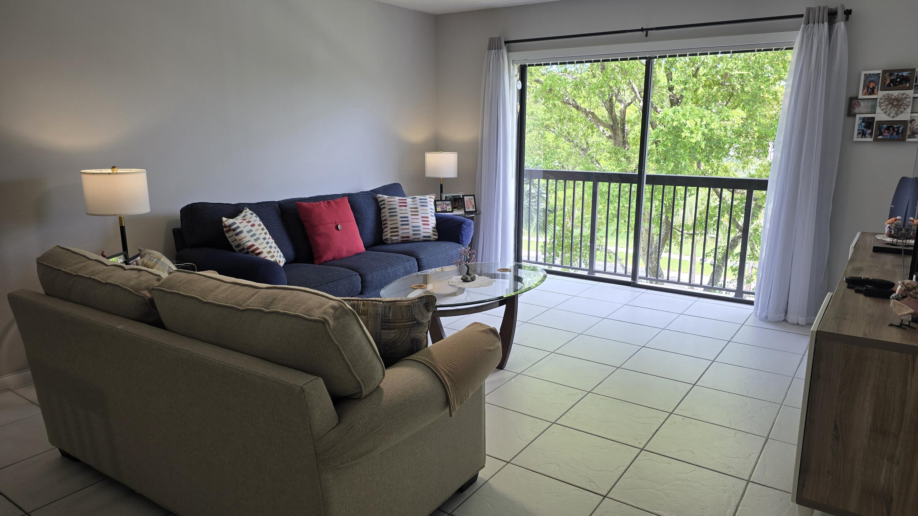 LAKES OF CARRIAGE HILLS - Residential