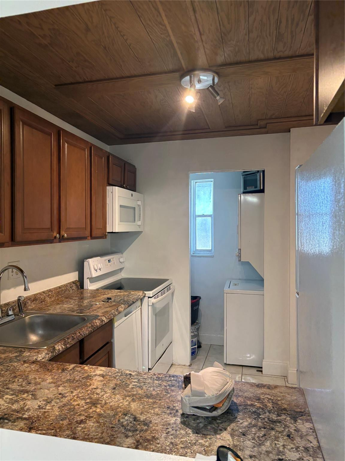 Versailles Gardens Condo - Residential
