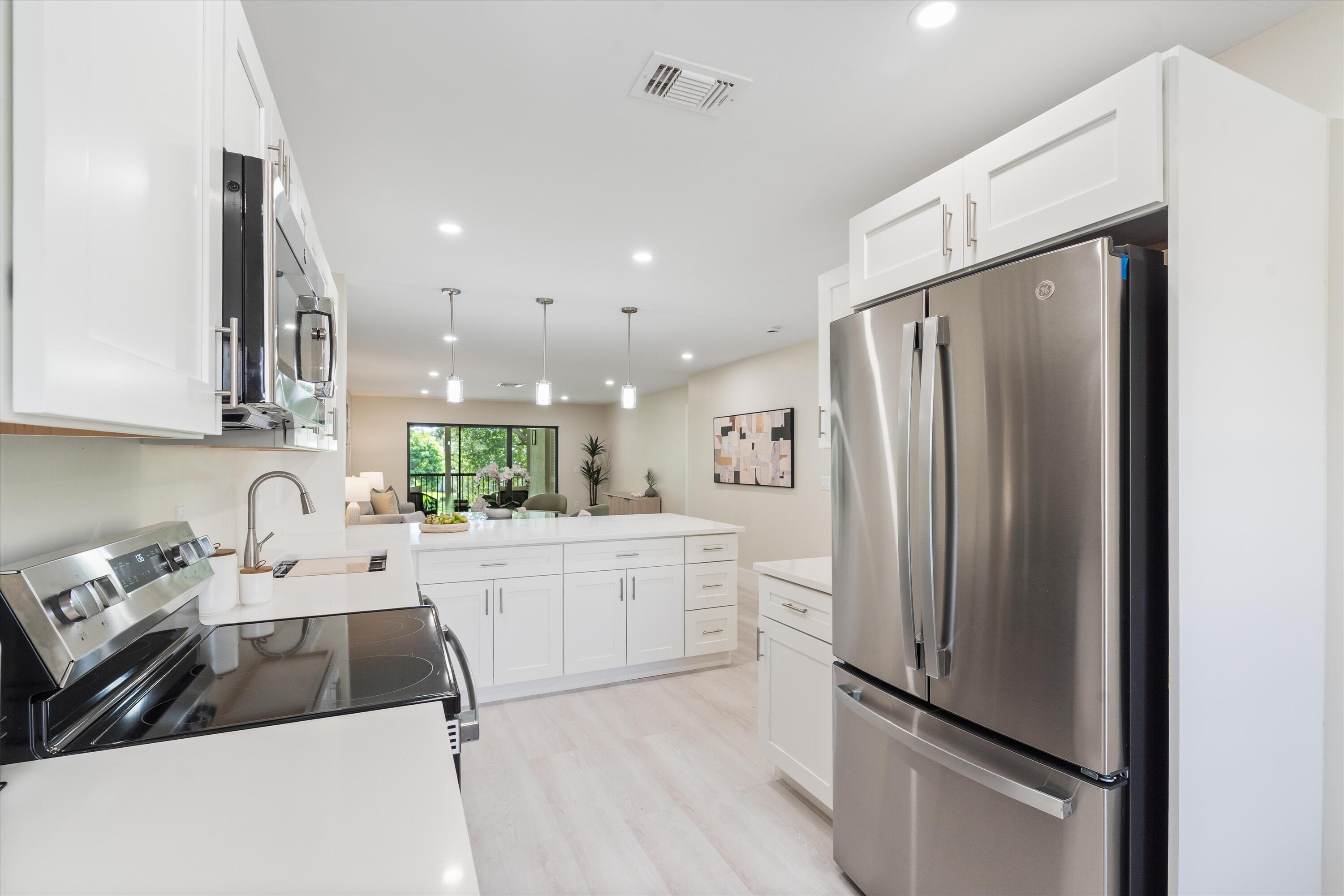 STRATFORD AT HUNTERS RUN CONDO - Residential