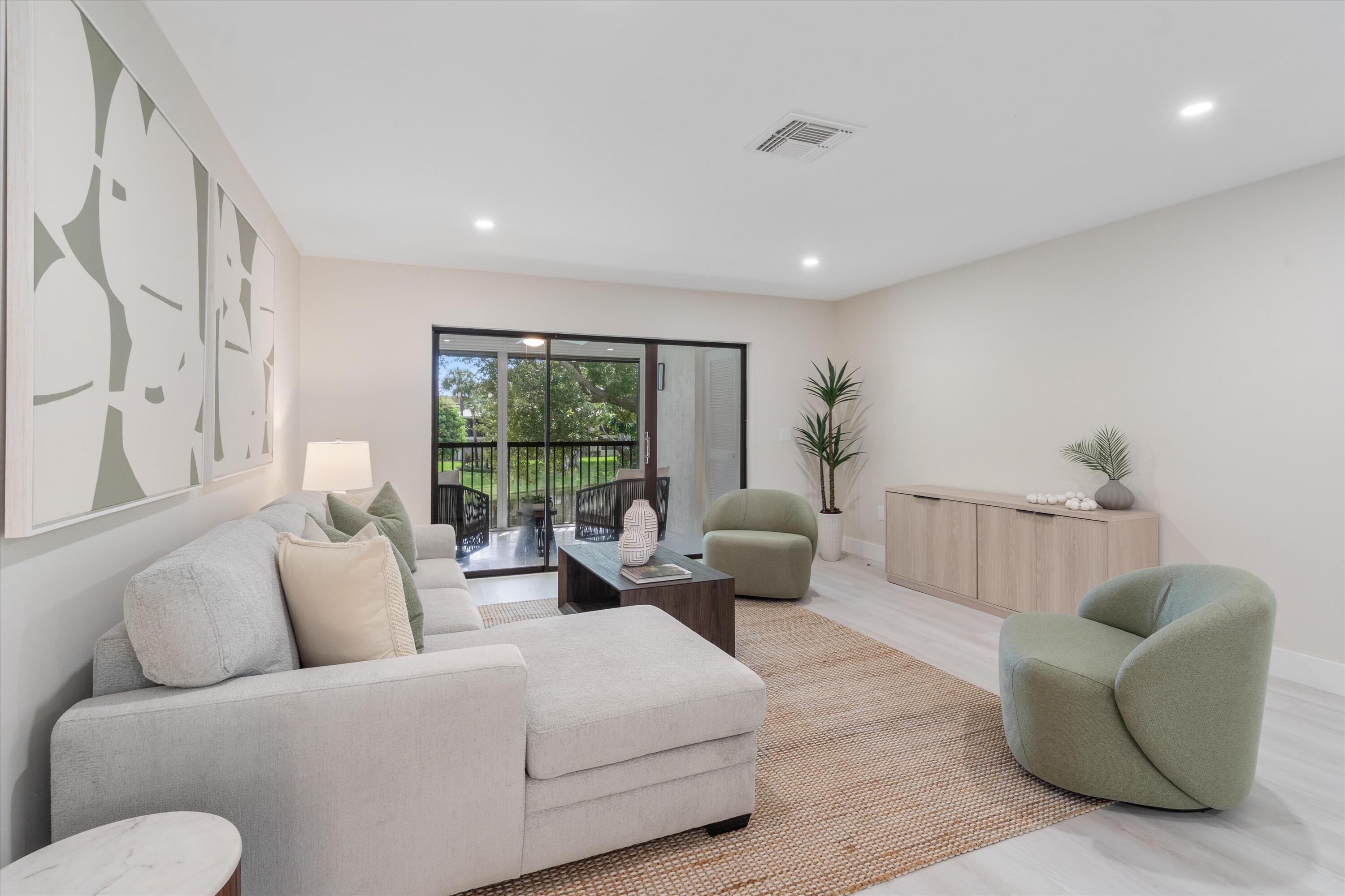 STRATFORD AT HUNTERS RUN CONDO - Residential