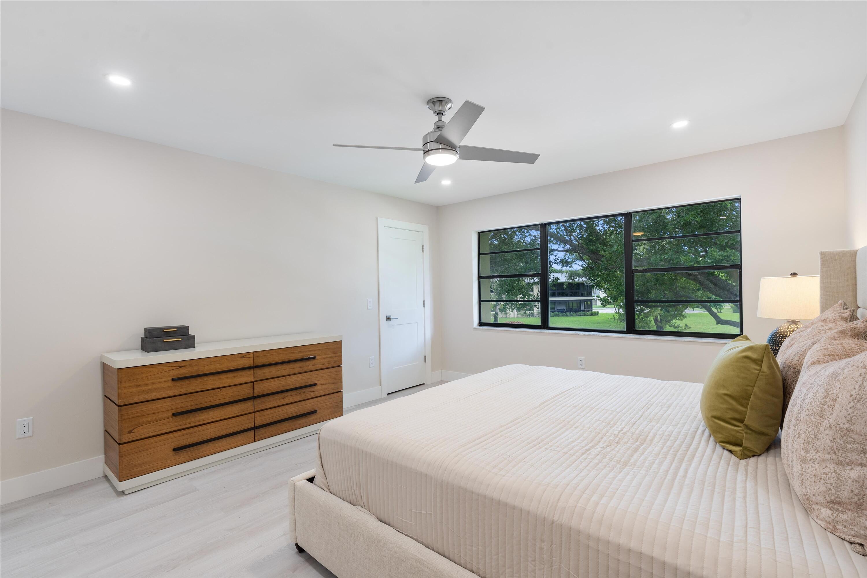 STRATFORD AT HUNTERS RUN CONDO - Residential