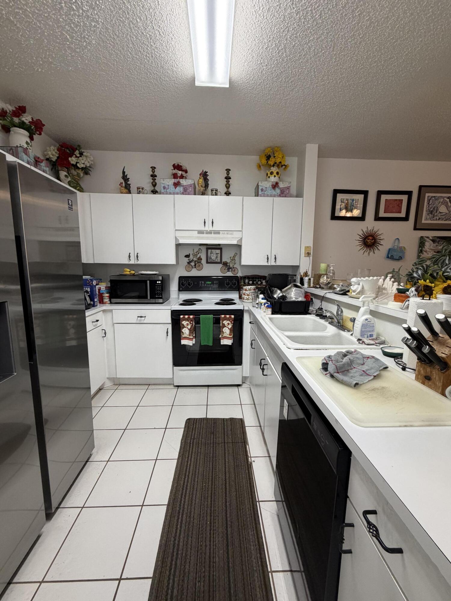CORAL SPRINGS COUNTRY CLUB - Residential