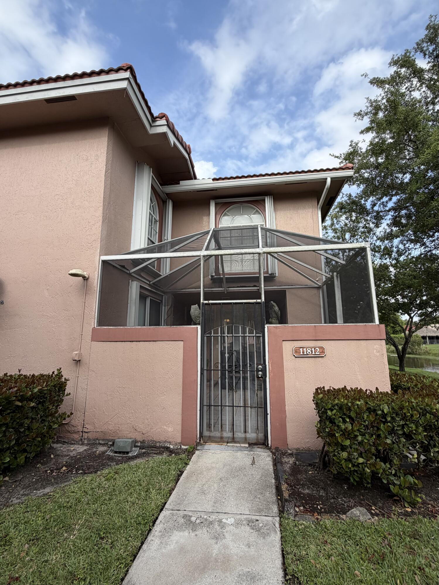 CORAL SPRINGS COUNTRY CLUB - Residential