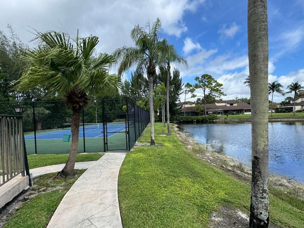 BOCA RIDGE GLEN - Residential