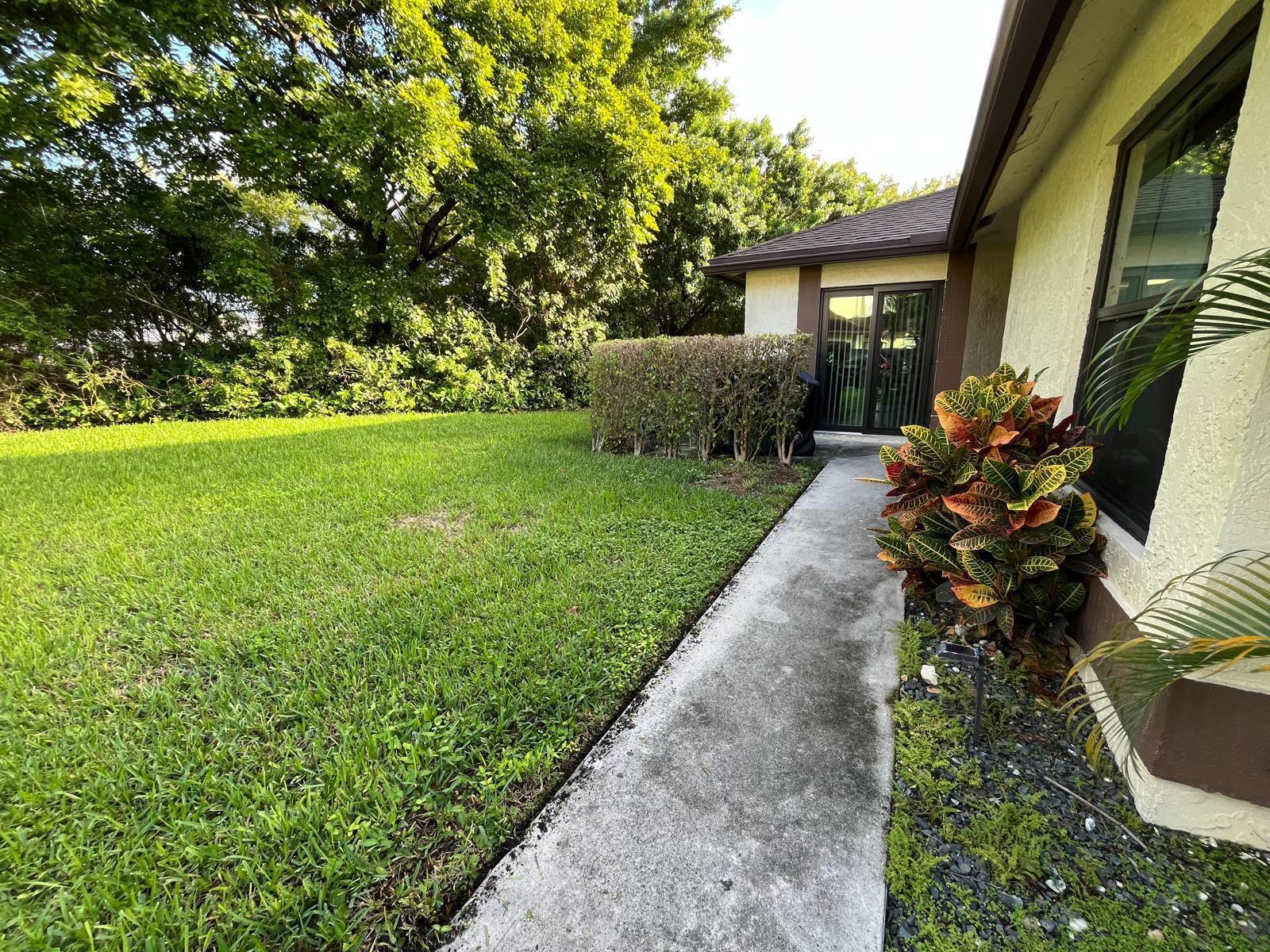 BOCA RIDGE GLEN - Residential