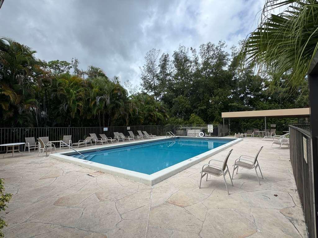BOCA RIDGE GLEN - Residential