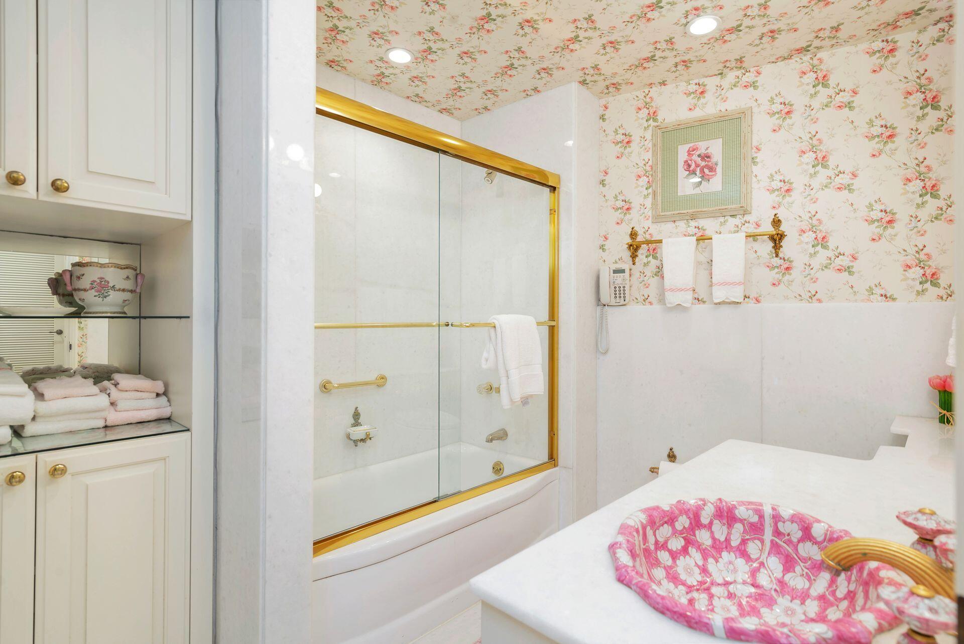 PALM BEACH TOWERS CONDO - Residential