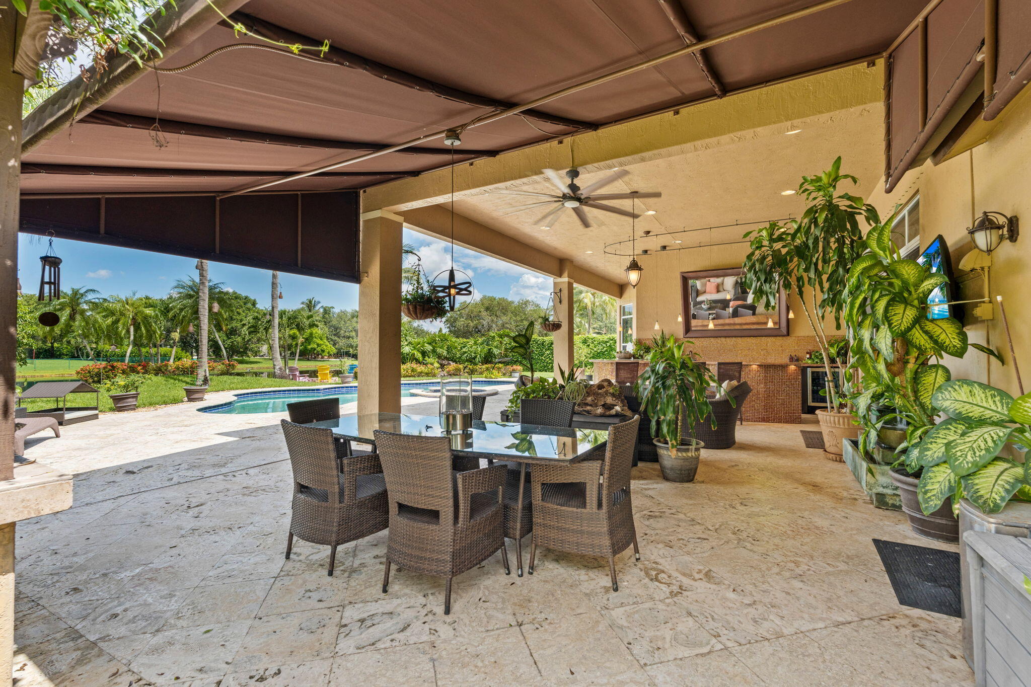 GROVES PARK - Residential