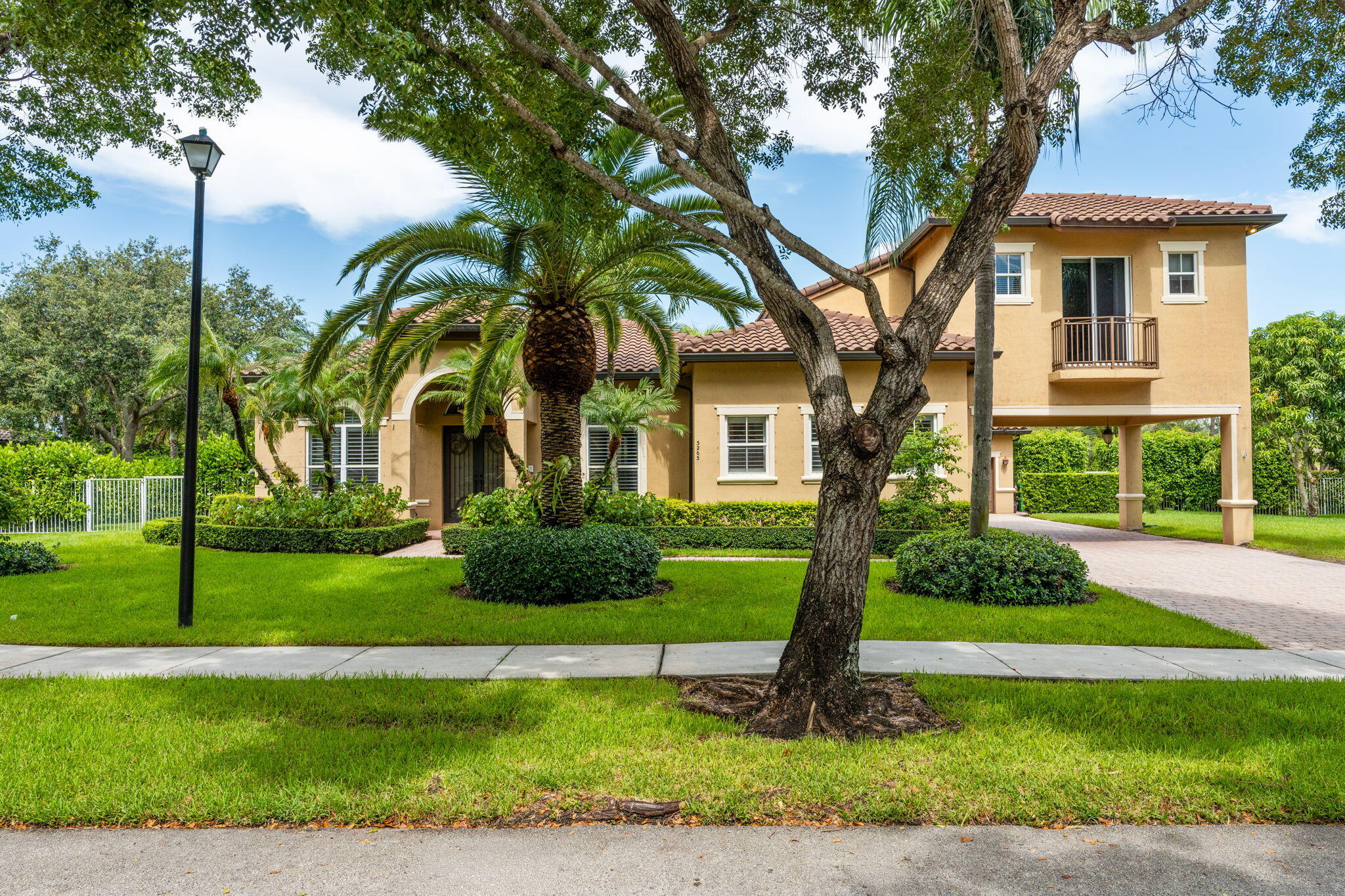 GROVES PARK - Residential