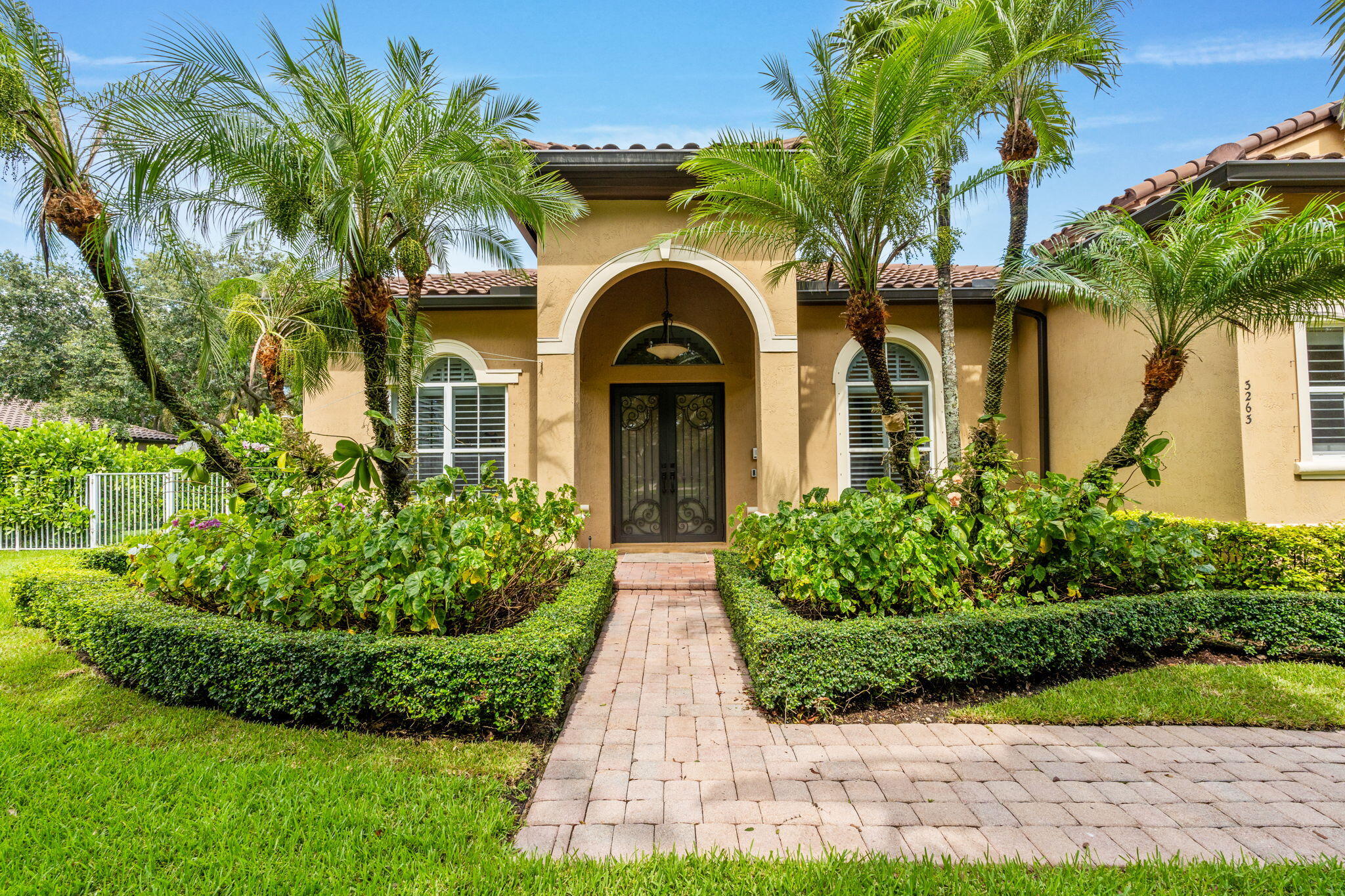 GROVES PARK - Residential