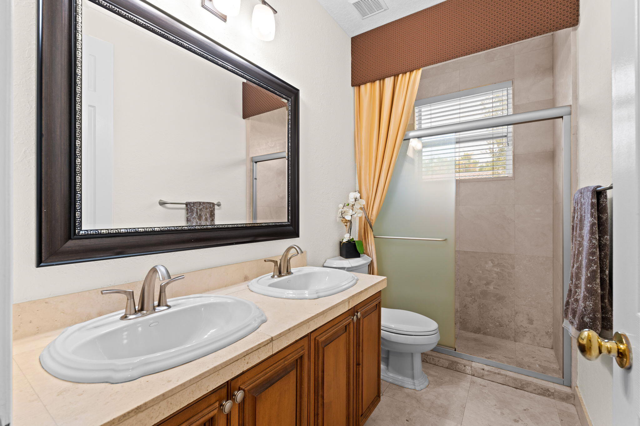 GROVES PARK - Residential