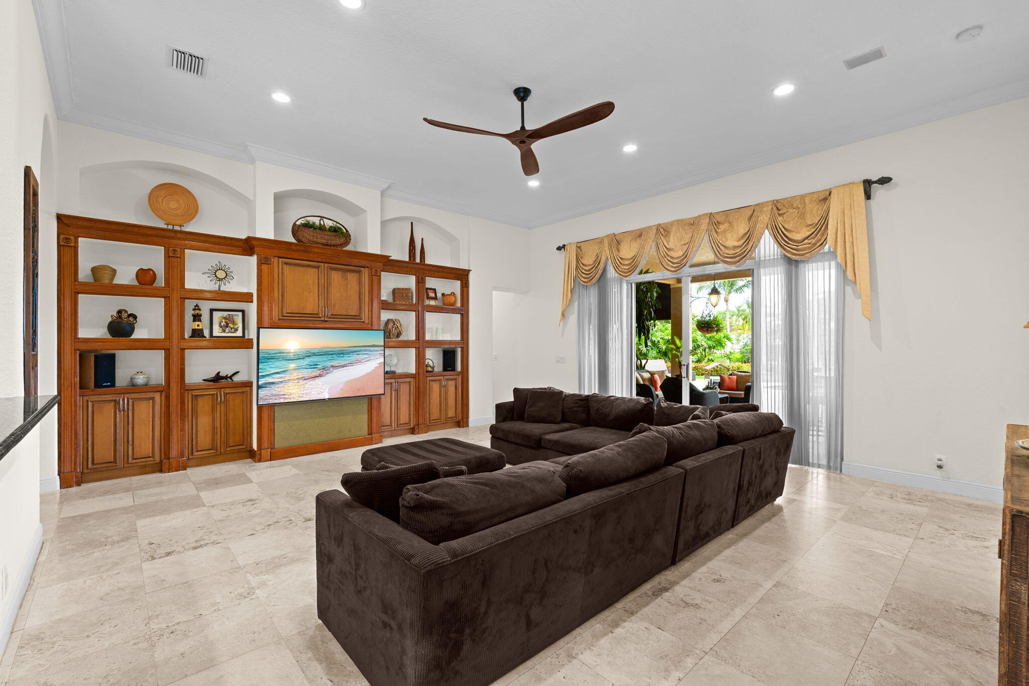GROVES PARK - Residential