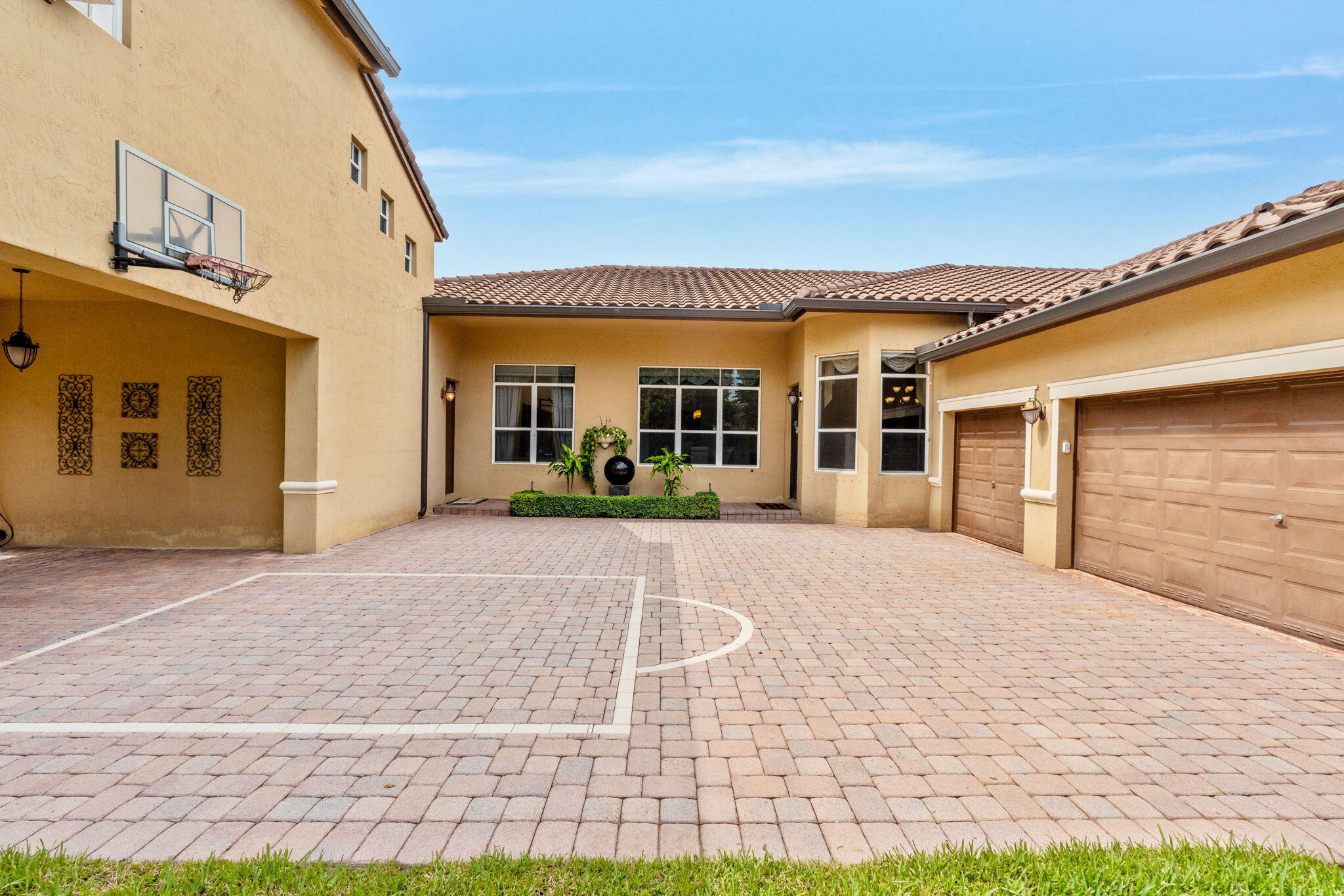 GROVES PARK - Residential