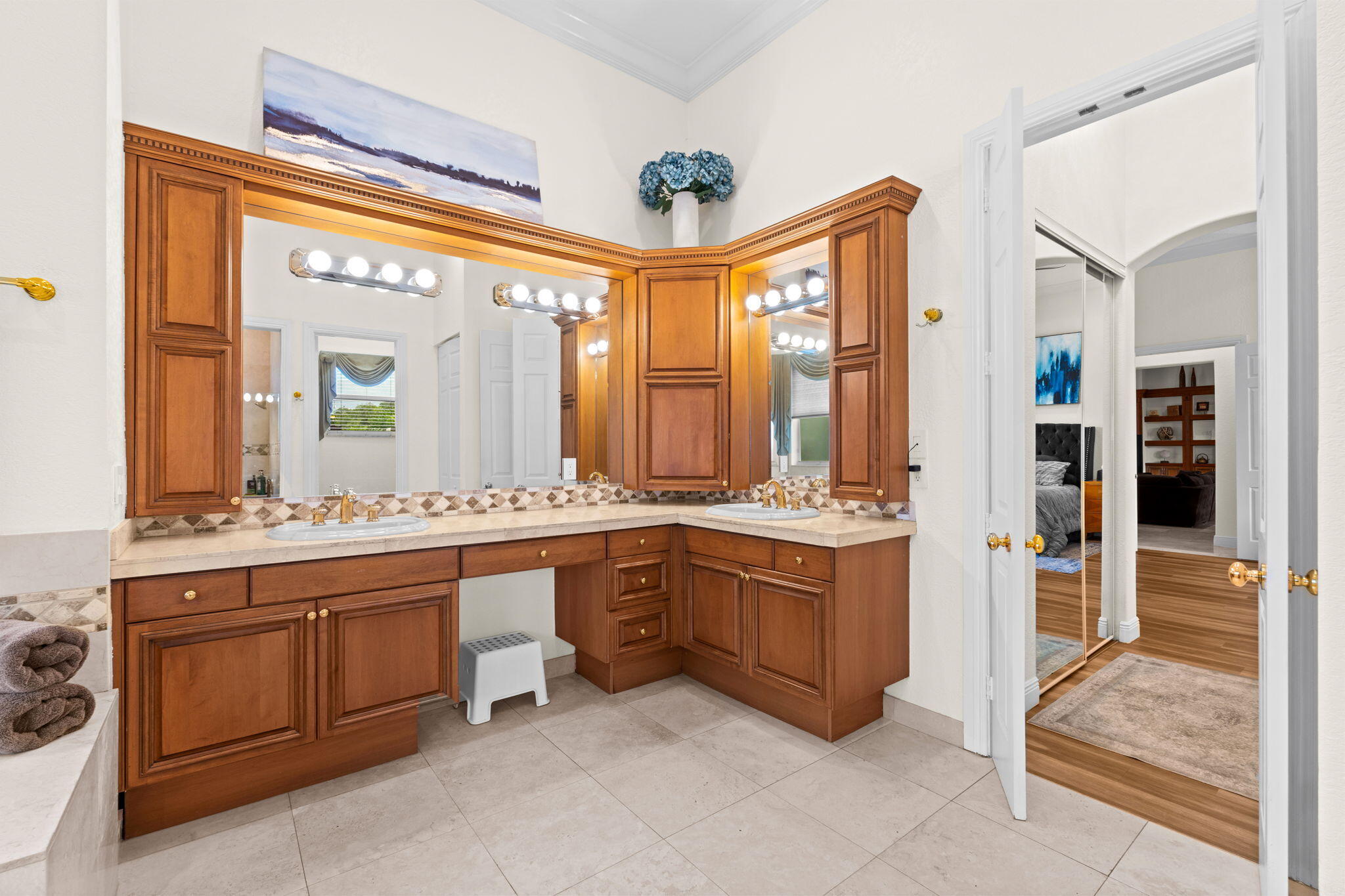 GROVES PARK - Residential