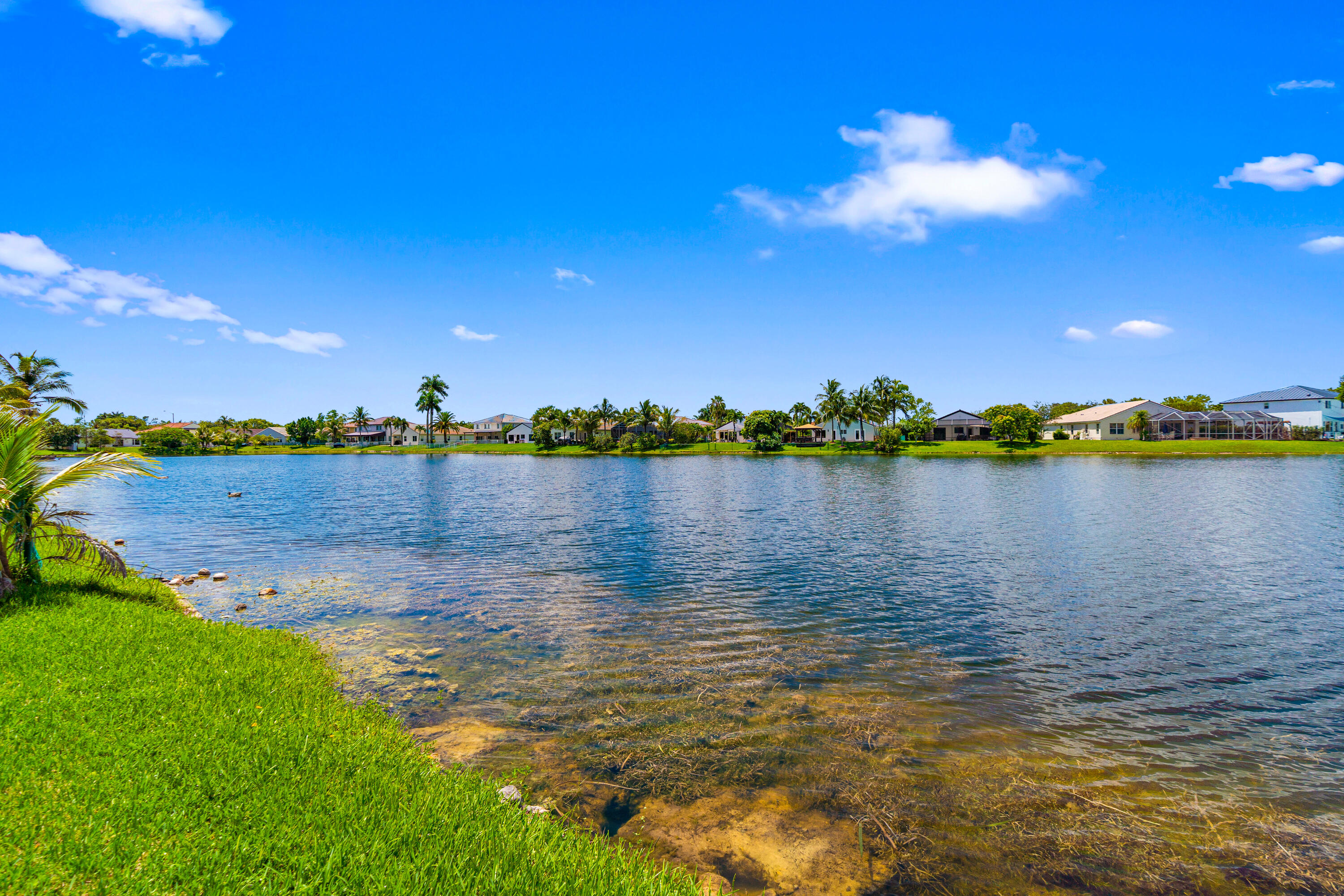 HEFTLER HOMES AT PEMBROKE SHORES - Residential