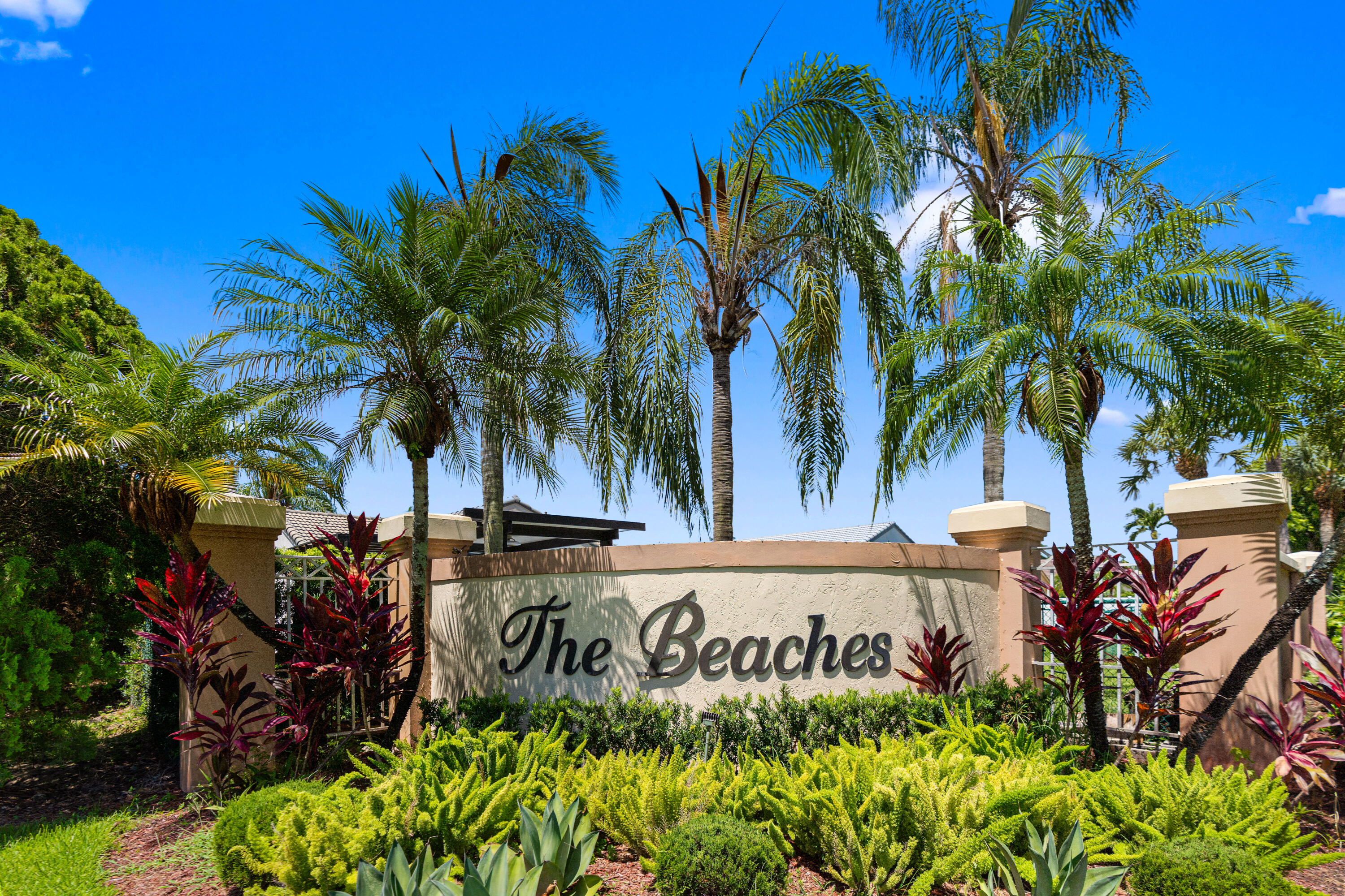 HEFTLER HOMES AT PEMBROKE SHORES - Residential