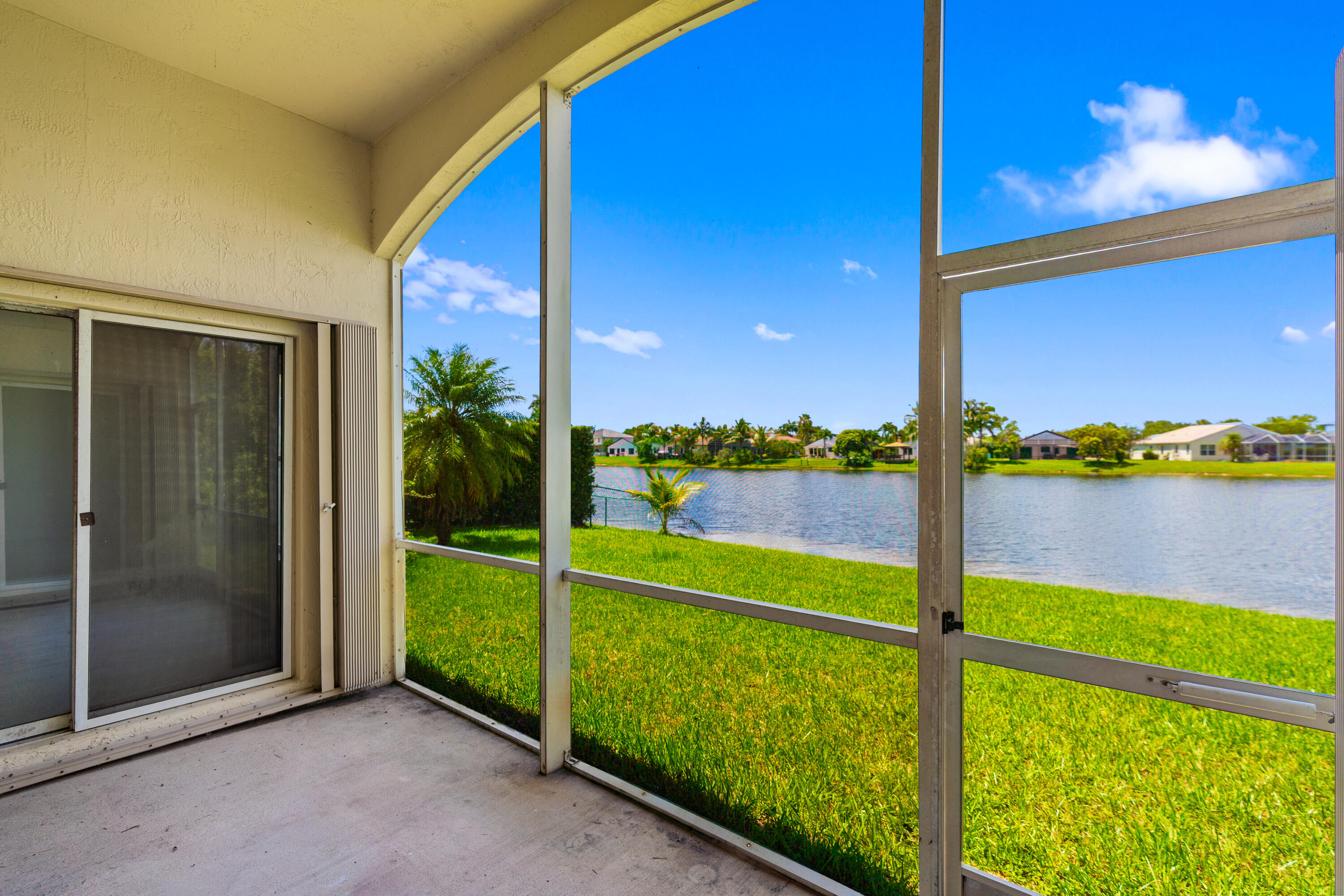 HEFTLER HOMES AT PEMBROKE SHORES - Residential