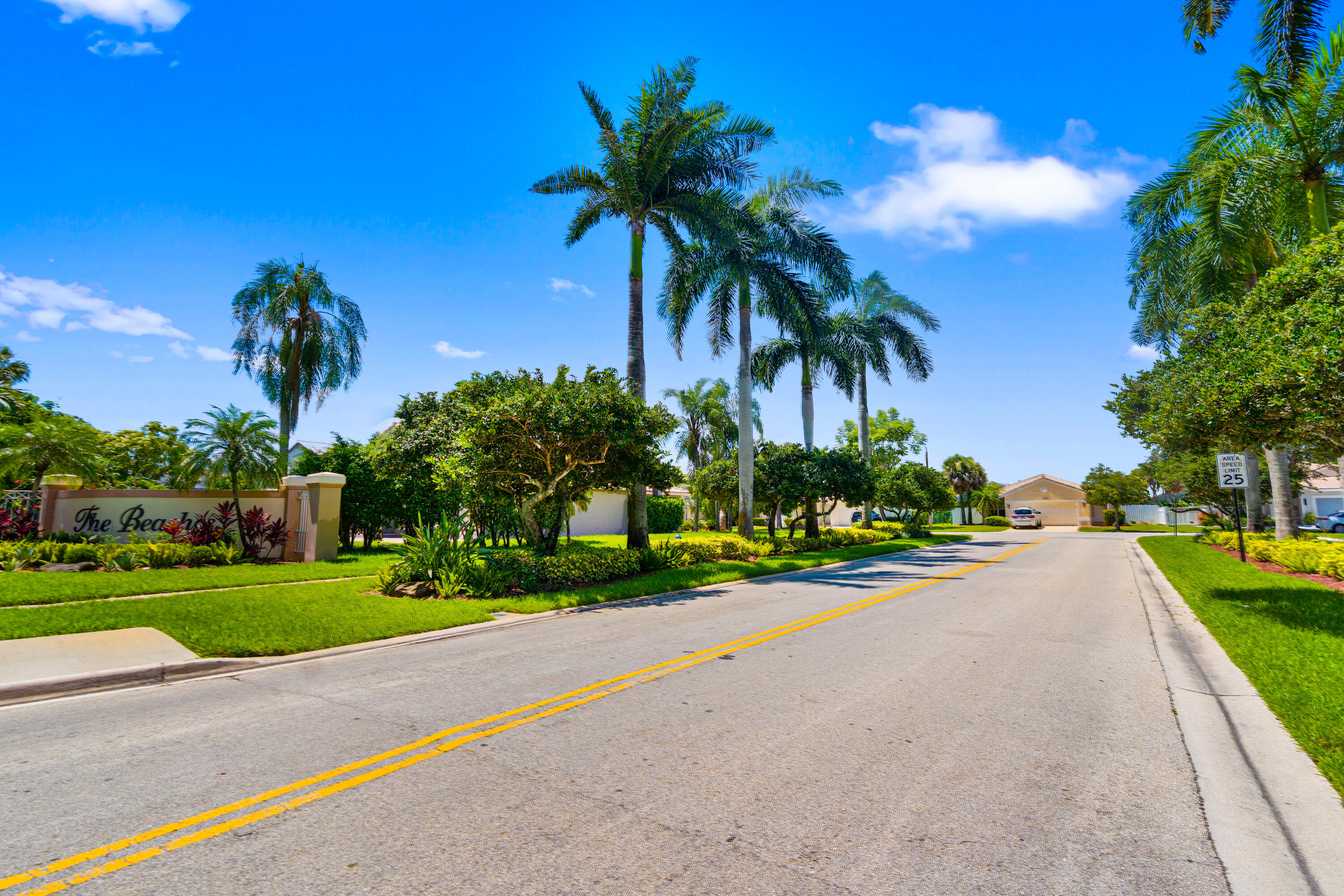 HEFTLER HOMES AT PEMBROKE SHORES - Residential