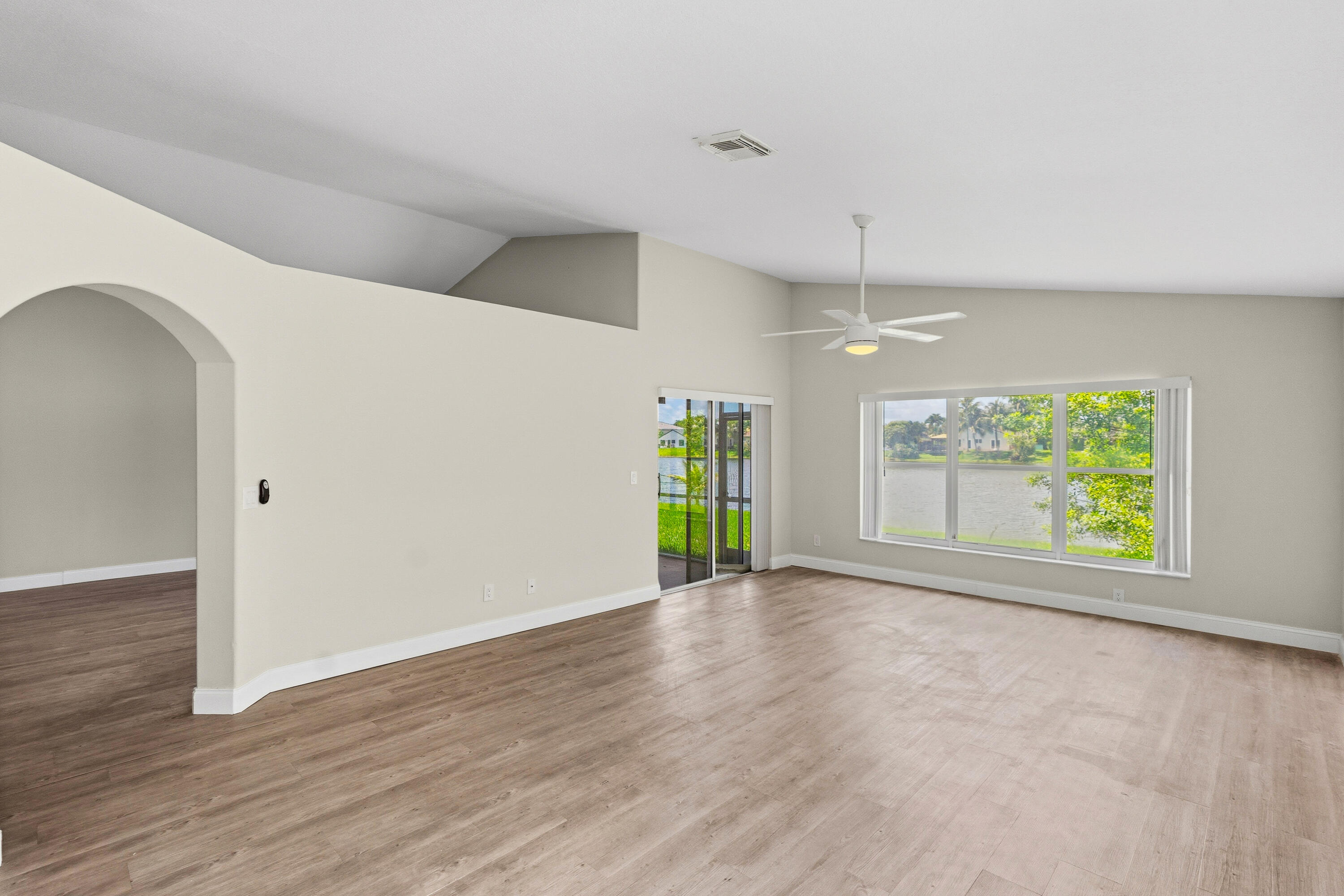 HEFTLER HOMES AT PEMBROKE SHORES - Residential