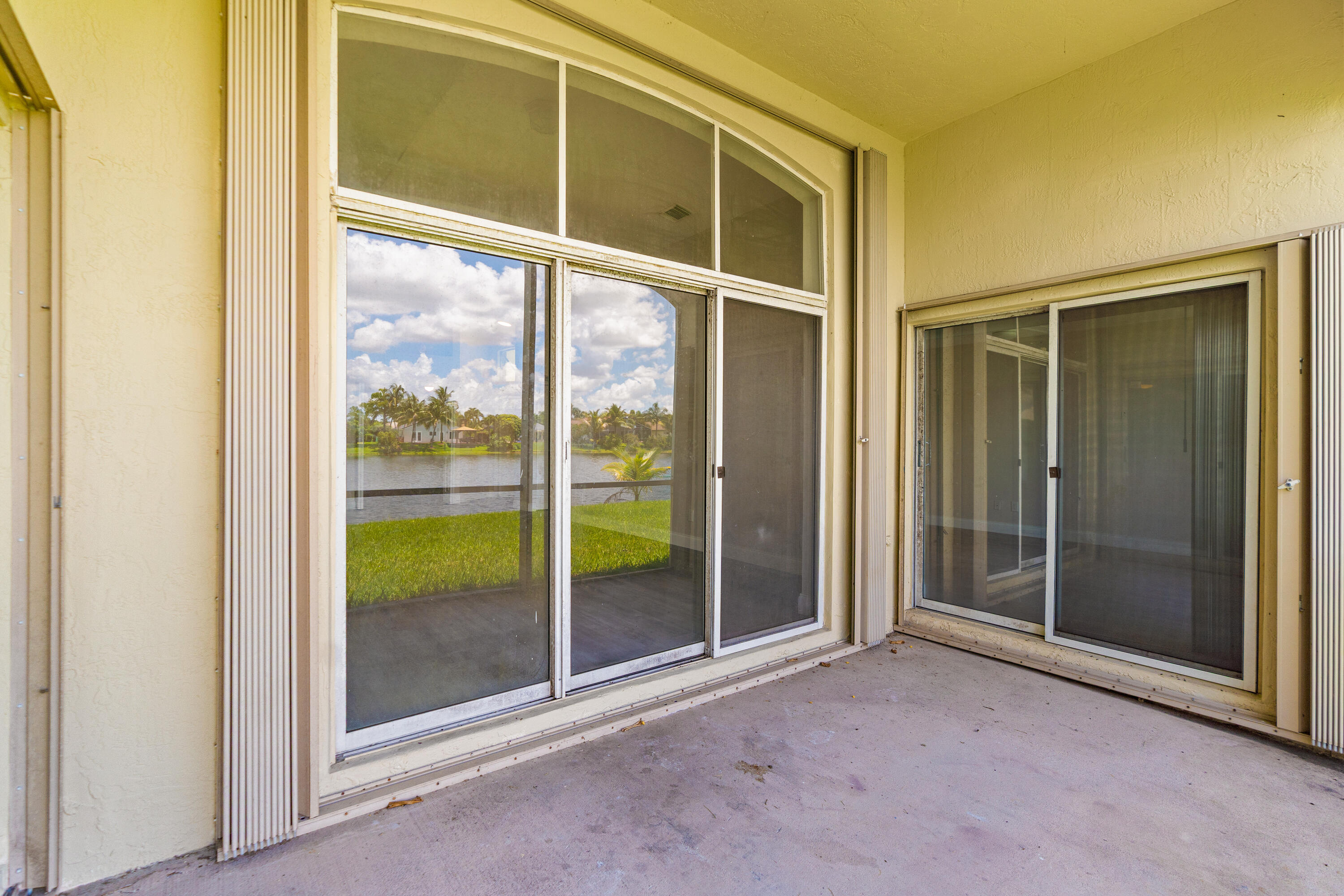 HEFTLER HOMES AT PEMBROKE SHORES - Residential