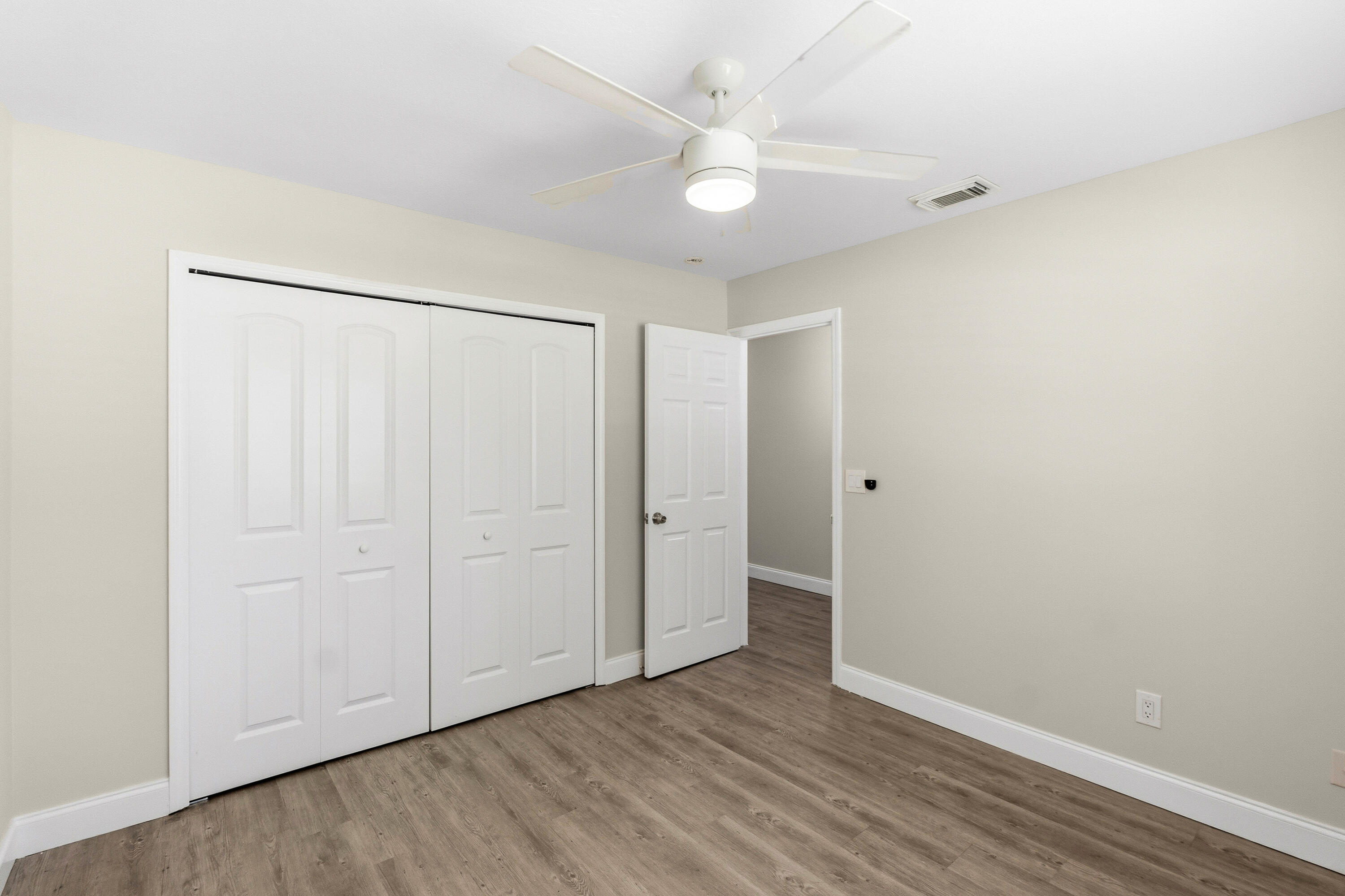 HEFTLER HOMES AT PEMBROKE SHORES - Residential