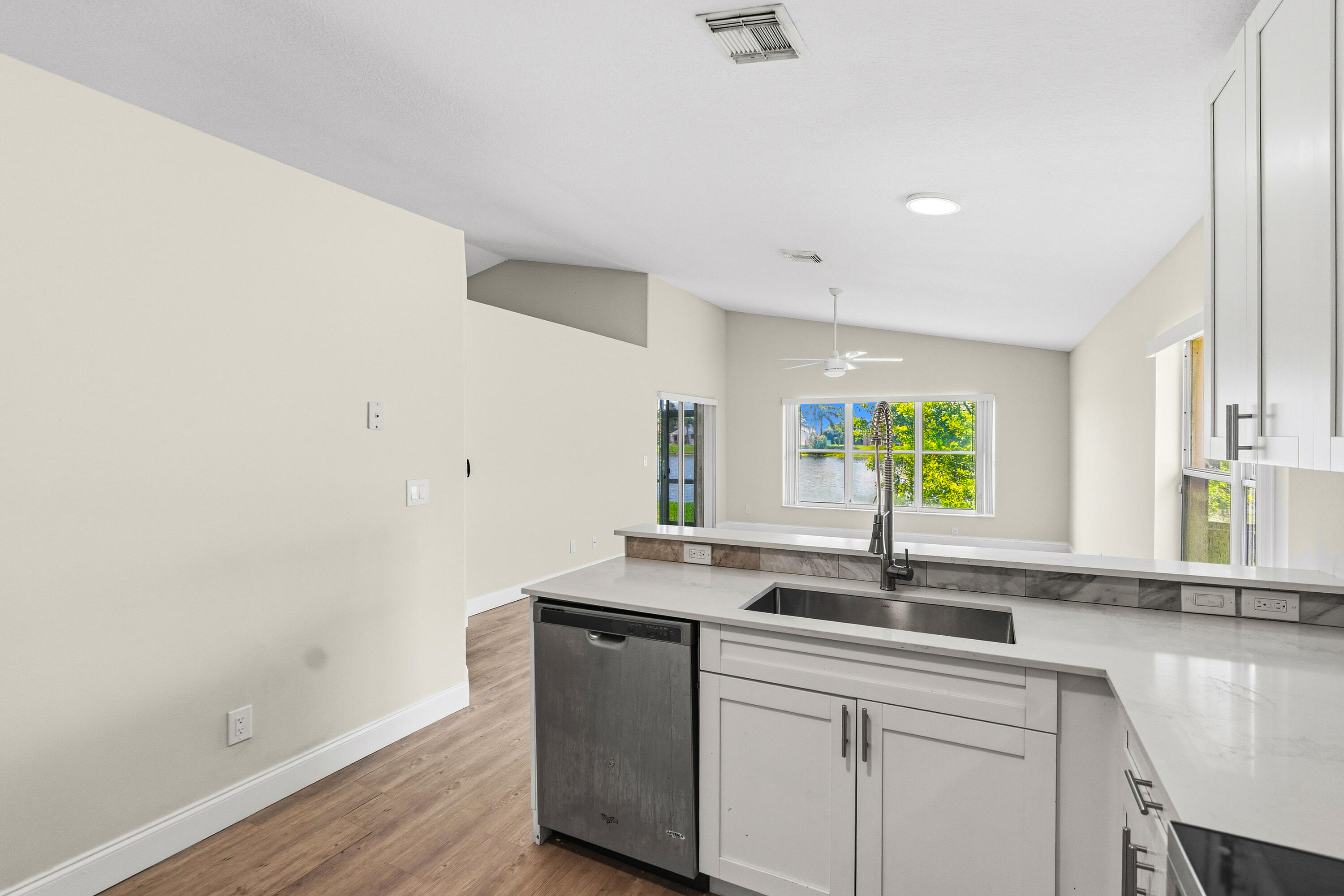 HEFTLER HOMES AT PEMBROKE SHORES - Residential