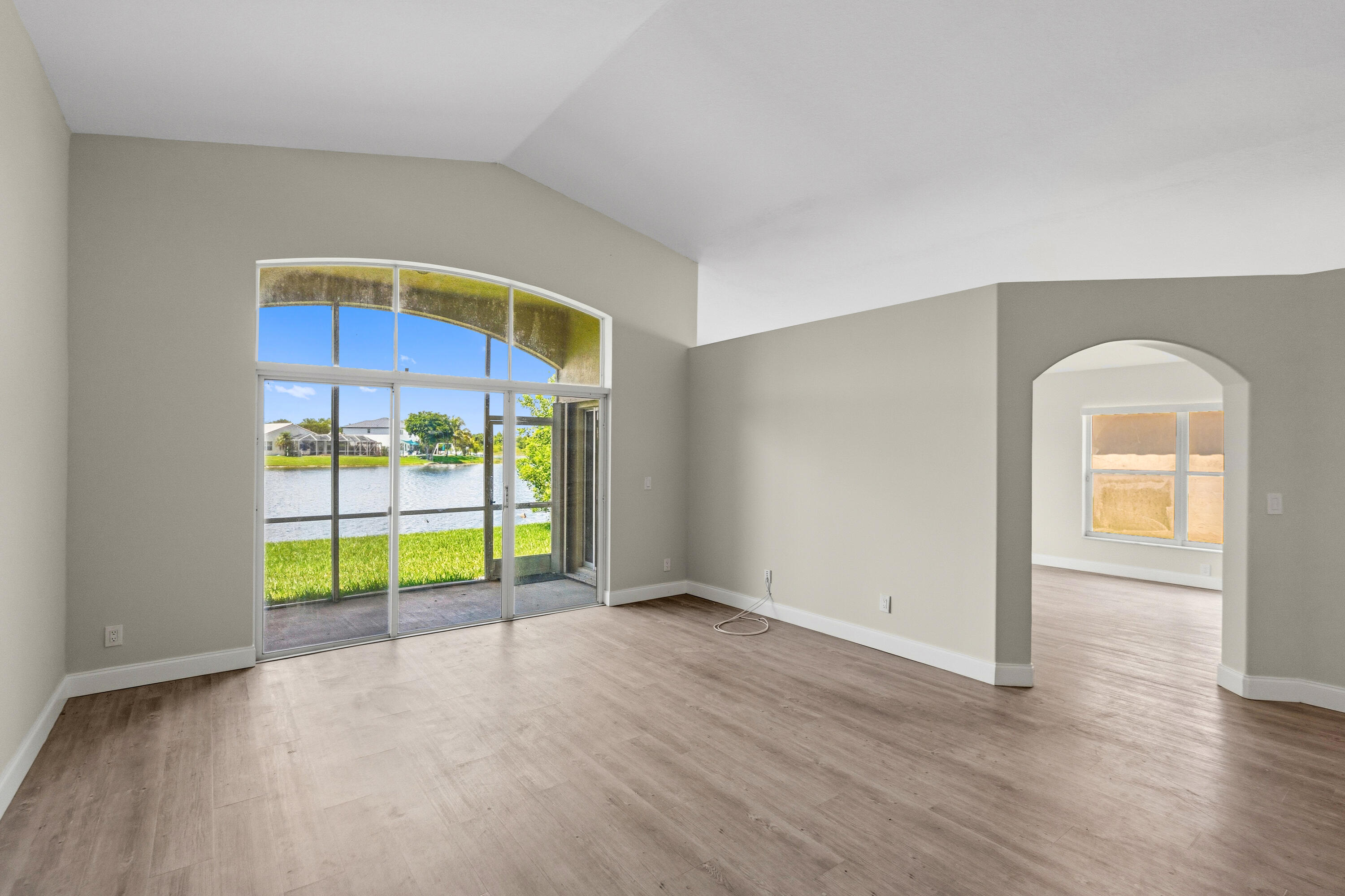 HEFTLER HOMES AT PEMBROKE SHORES - Residential
