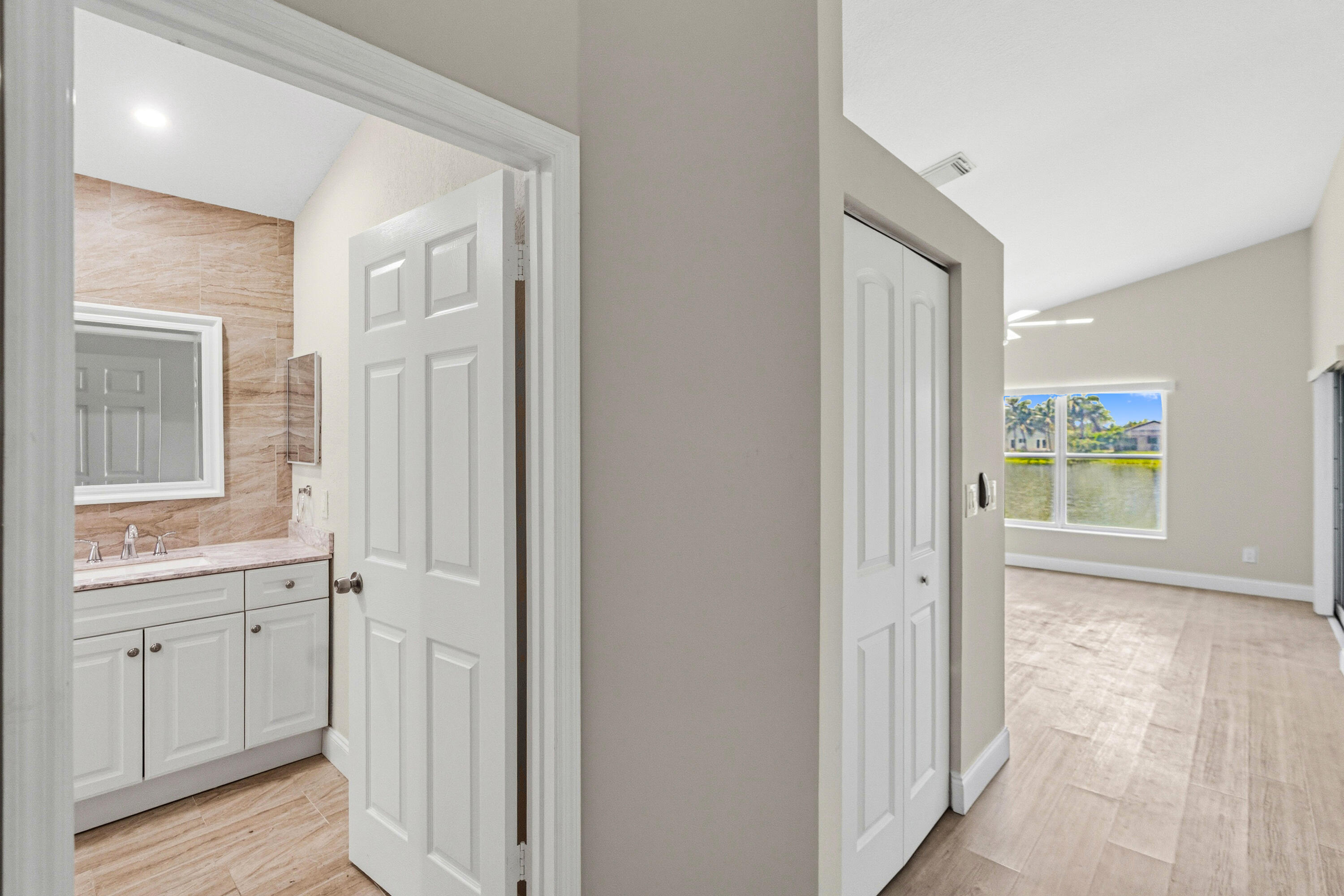 HEFTLER HOMES AT PEMBROKE SHORES - Residential