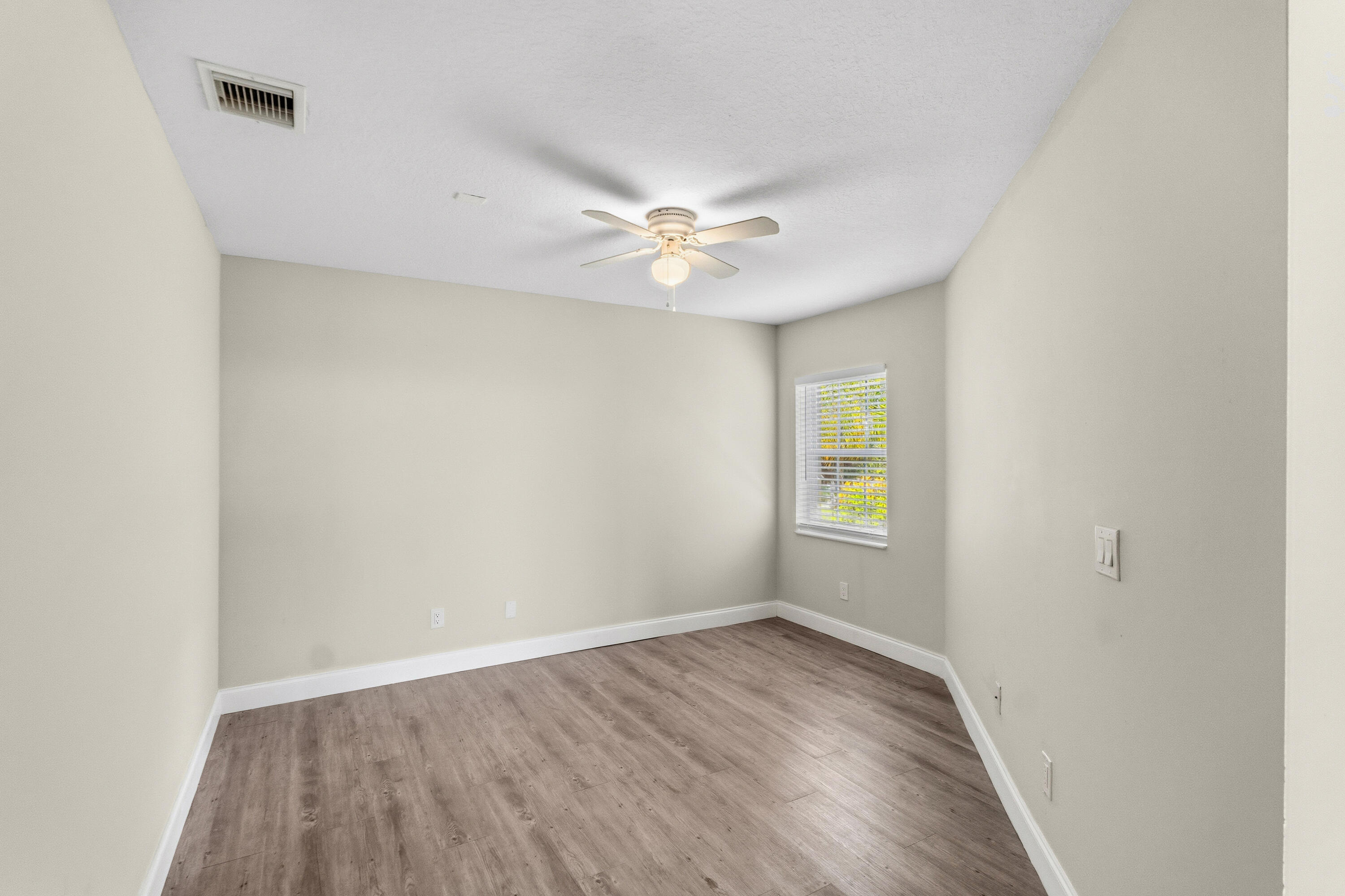 HEFTLER HOMES AT PEMBROKE SHORES - Residential