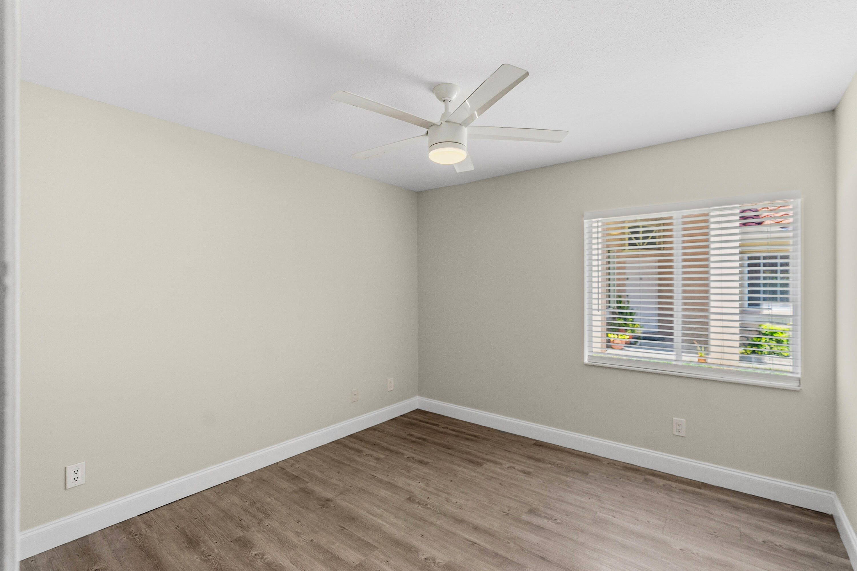 HEFTLER HOMES AT PEMBROKE SHORES - Residential