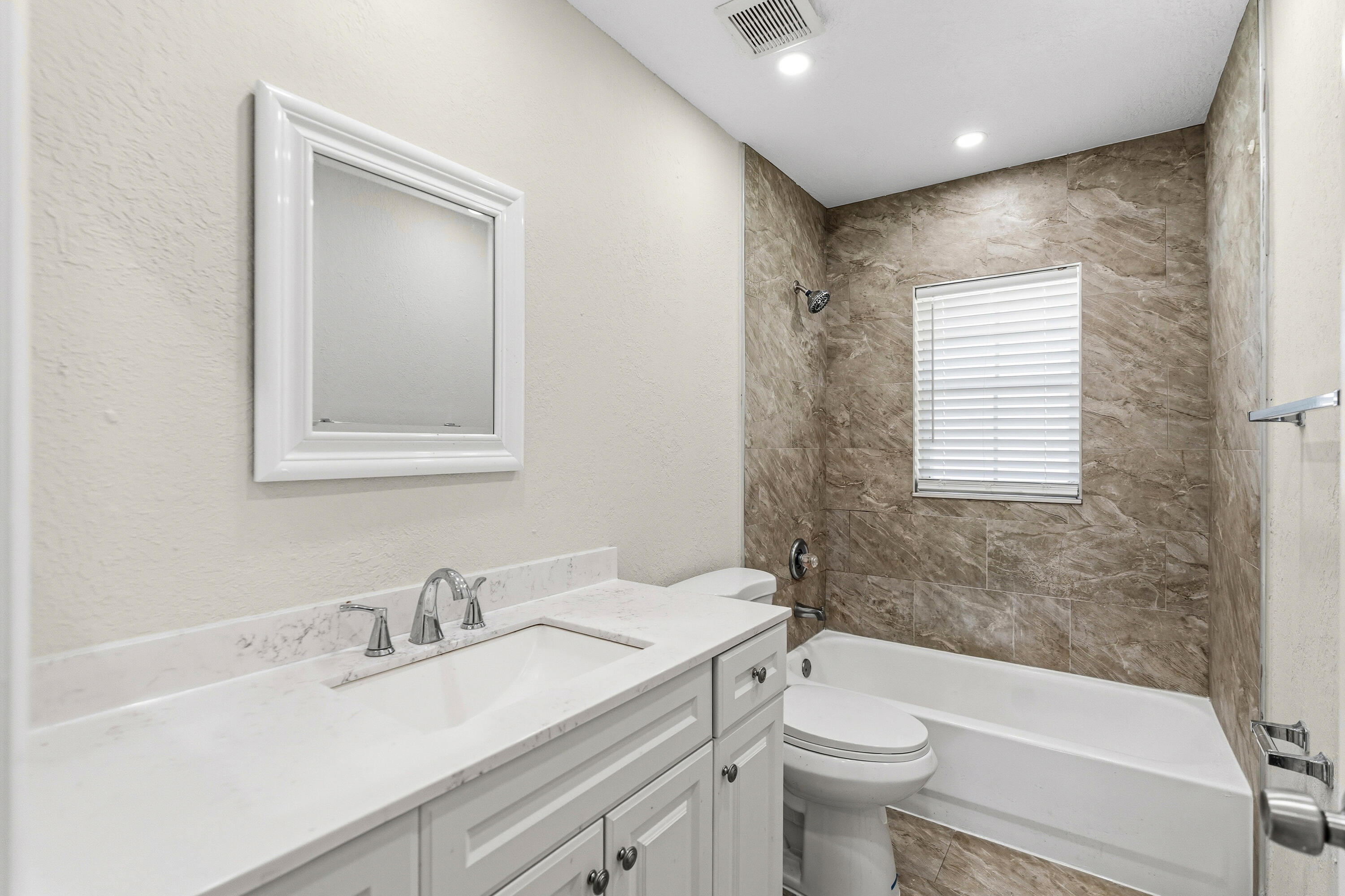 HEFTLER HOMES AT PEMBROKE SHORES - Residential