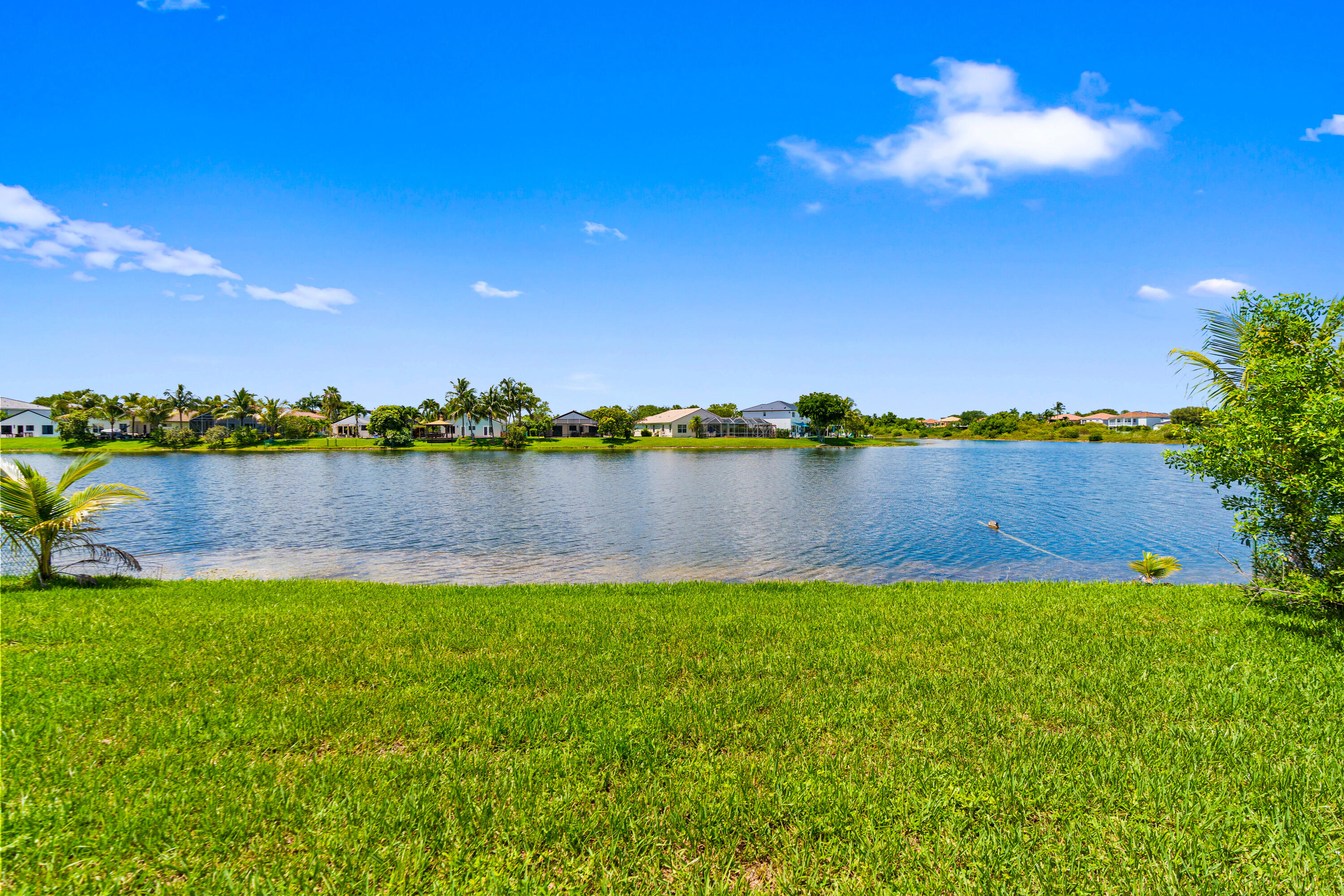 HEFTLER HOMES AT PEMBROKE SHORES - Residential