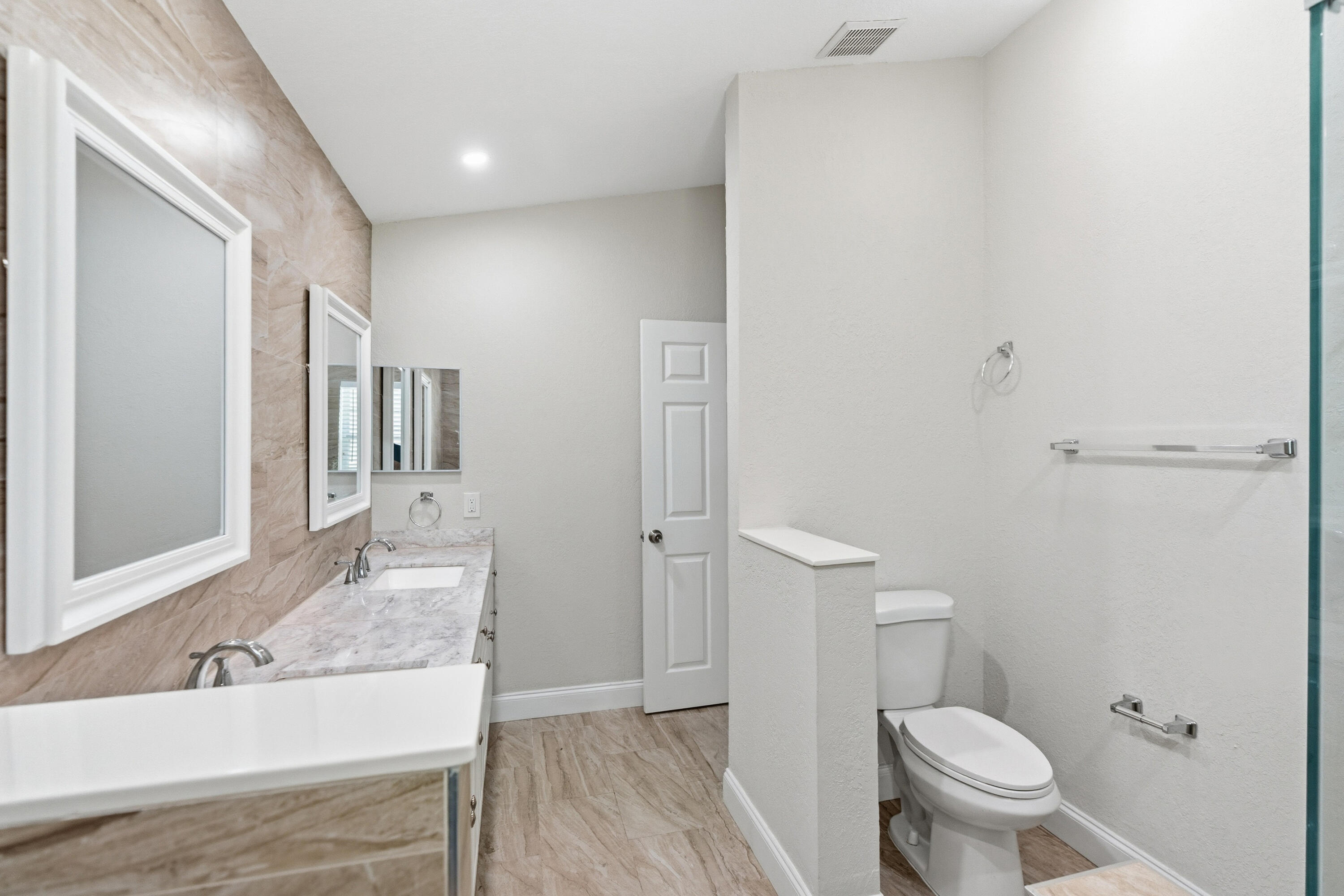 HEFTLER HOMES AT PEMBROKE SHORES - Residential