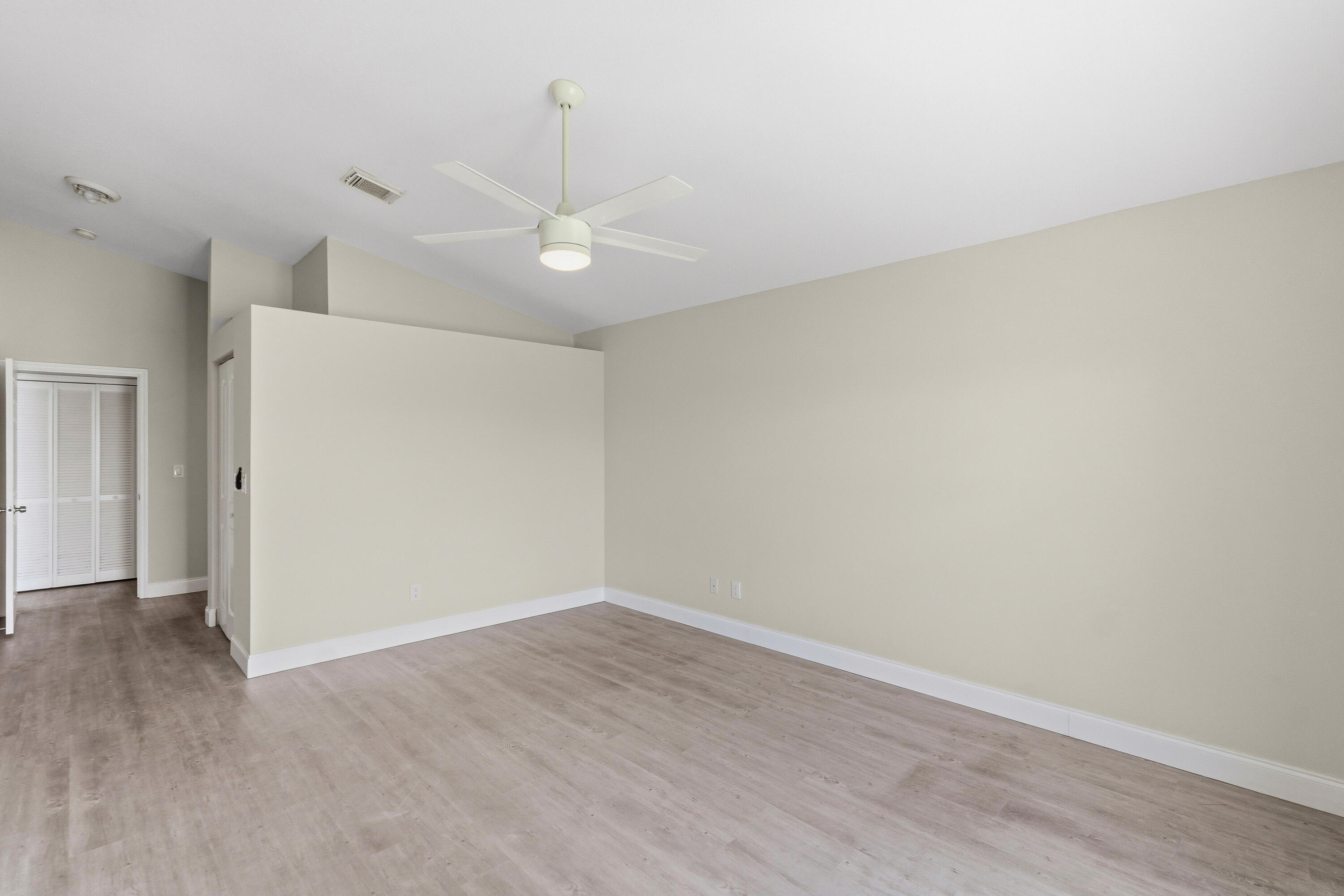 HEFTLER HOMES AT PEMBROKE SHORES - Residential