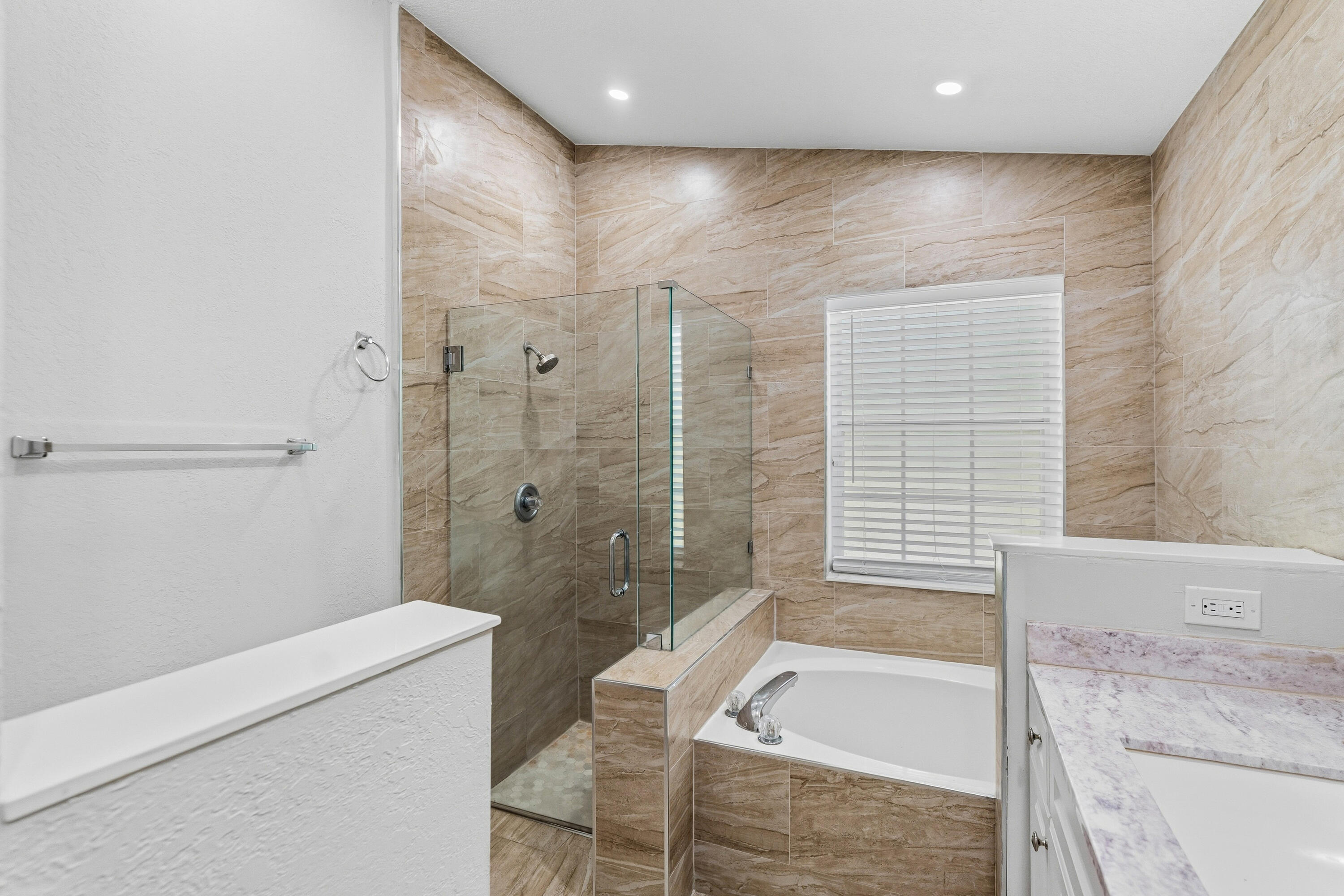 HEFTLER HOMES AT PEMBROKE SHORES - Residential