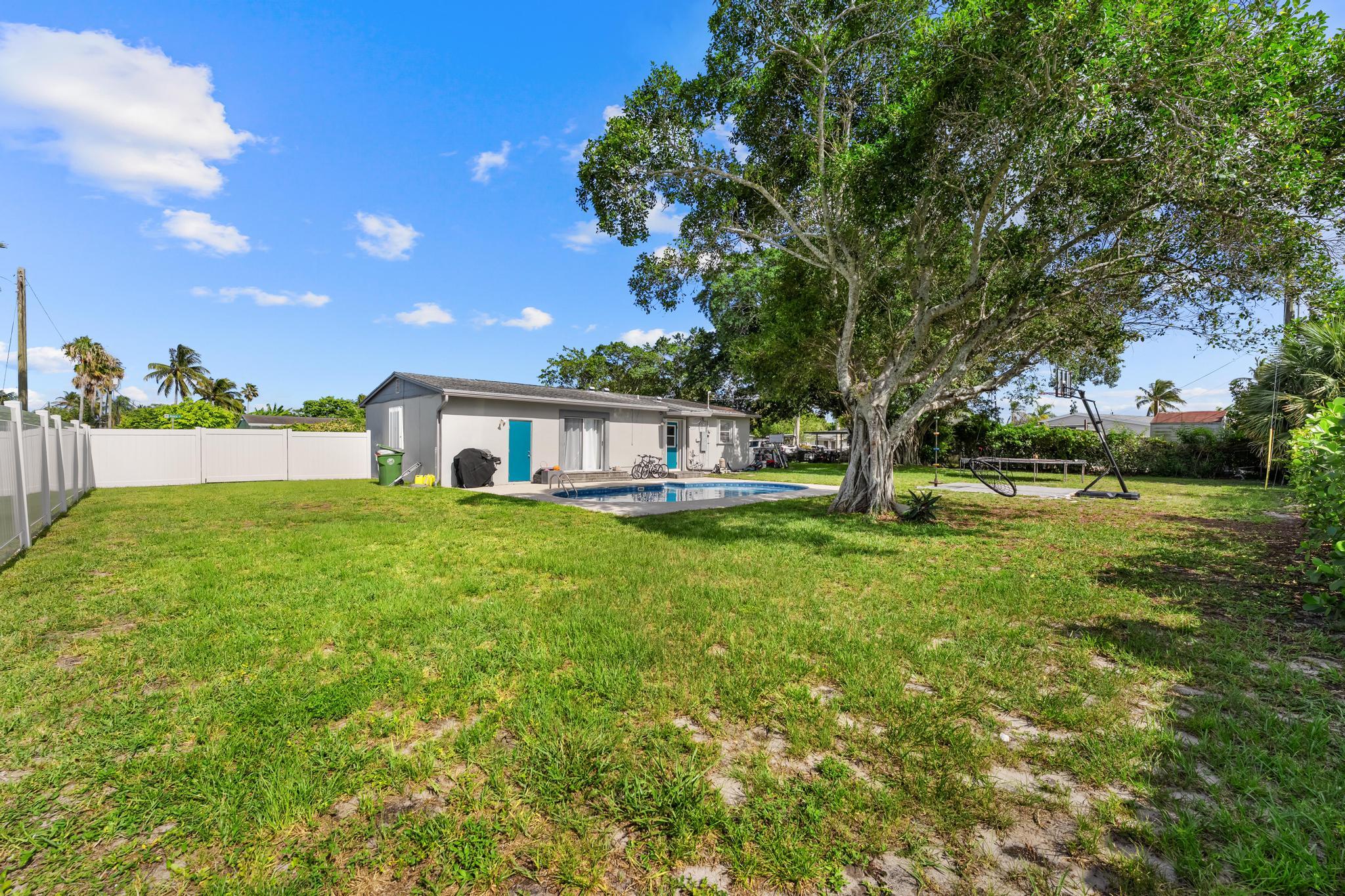 PALM SPRINGS VILLAGE PL 3 IN - Residential