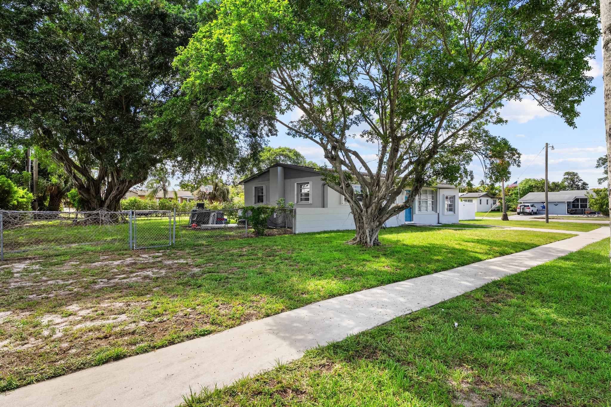 PALM SPRINGS VILLAGE PL 3 IN - Residential