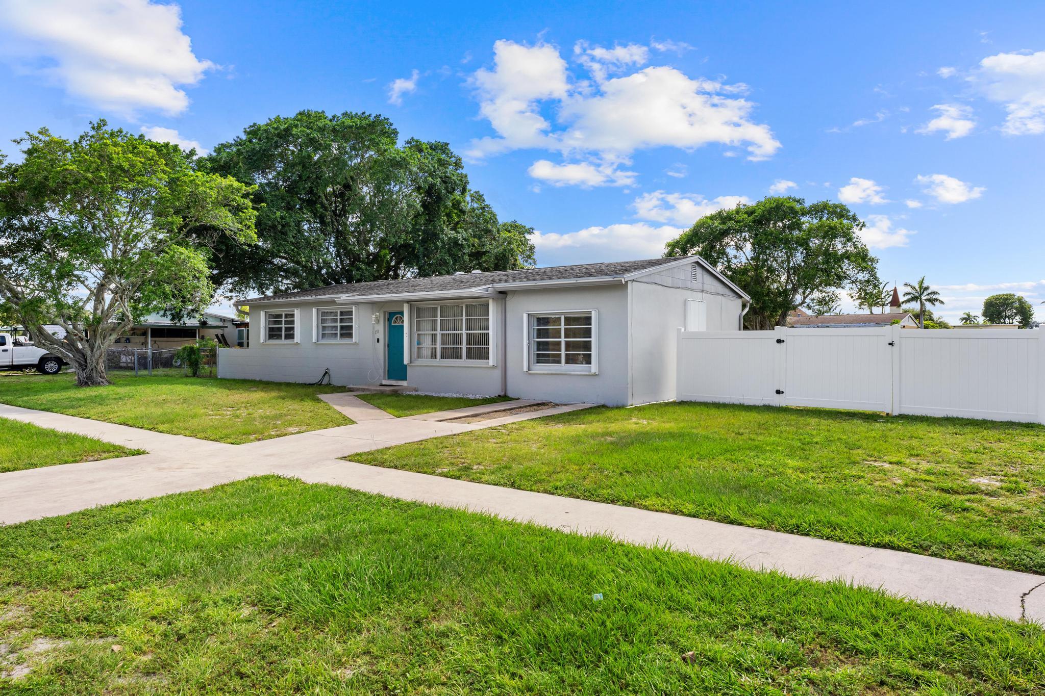 PALM SPRINGS VILLAGE PL 3 IN - Residential